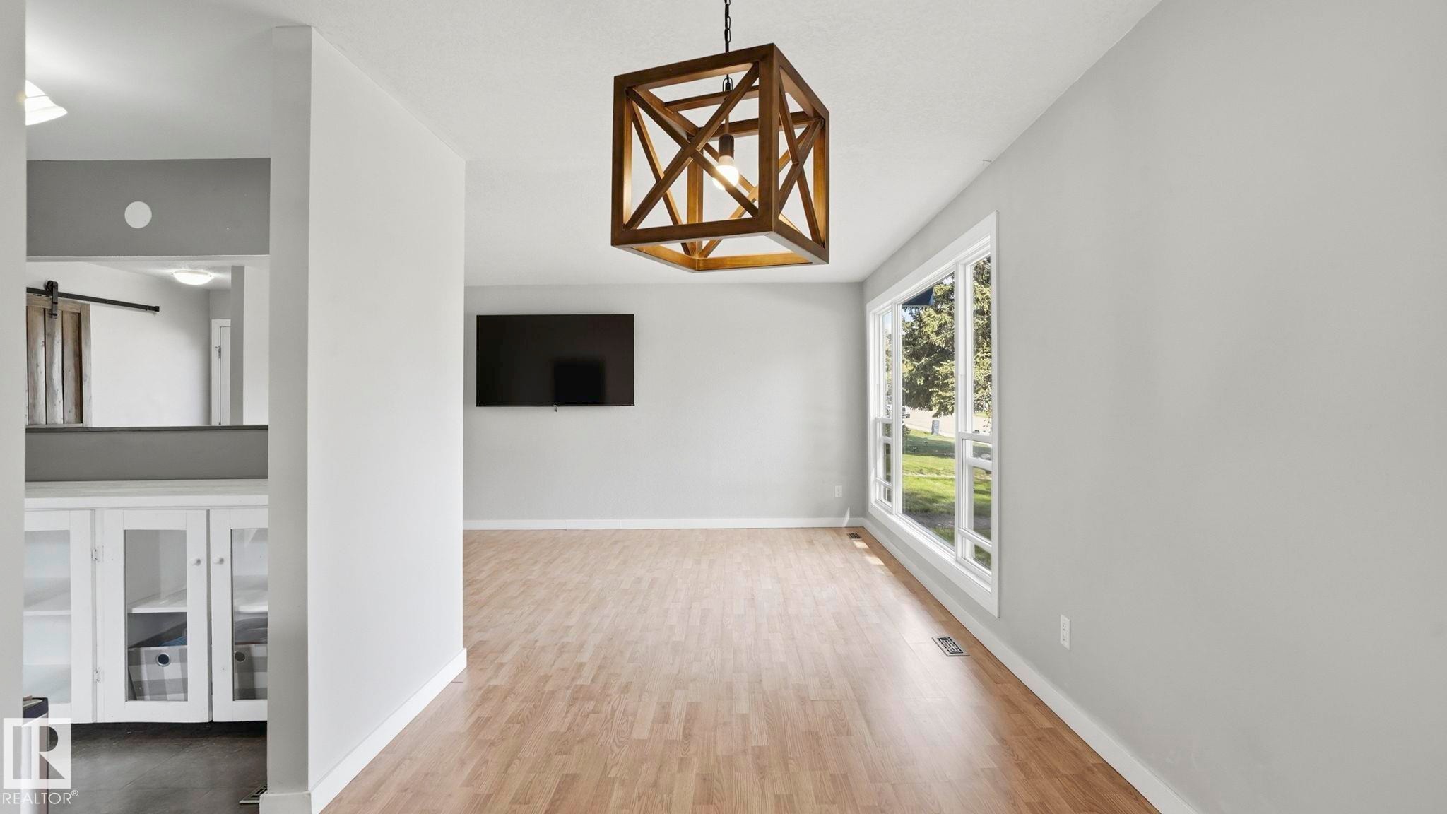 7 Beechmont Avenue, Spruce Grove, AB - Indoor Photo Showing Other Room