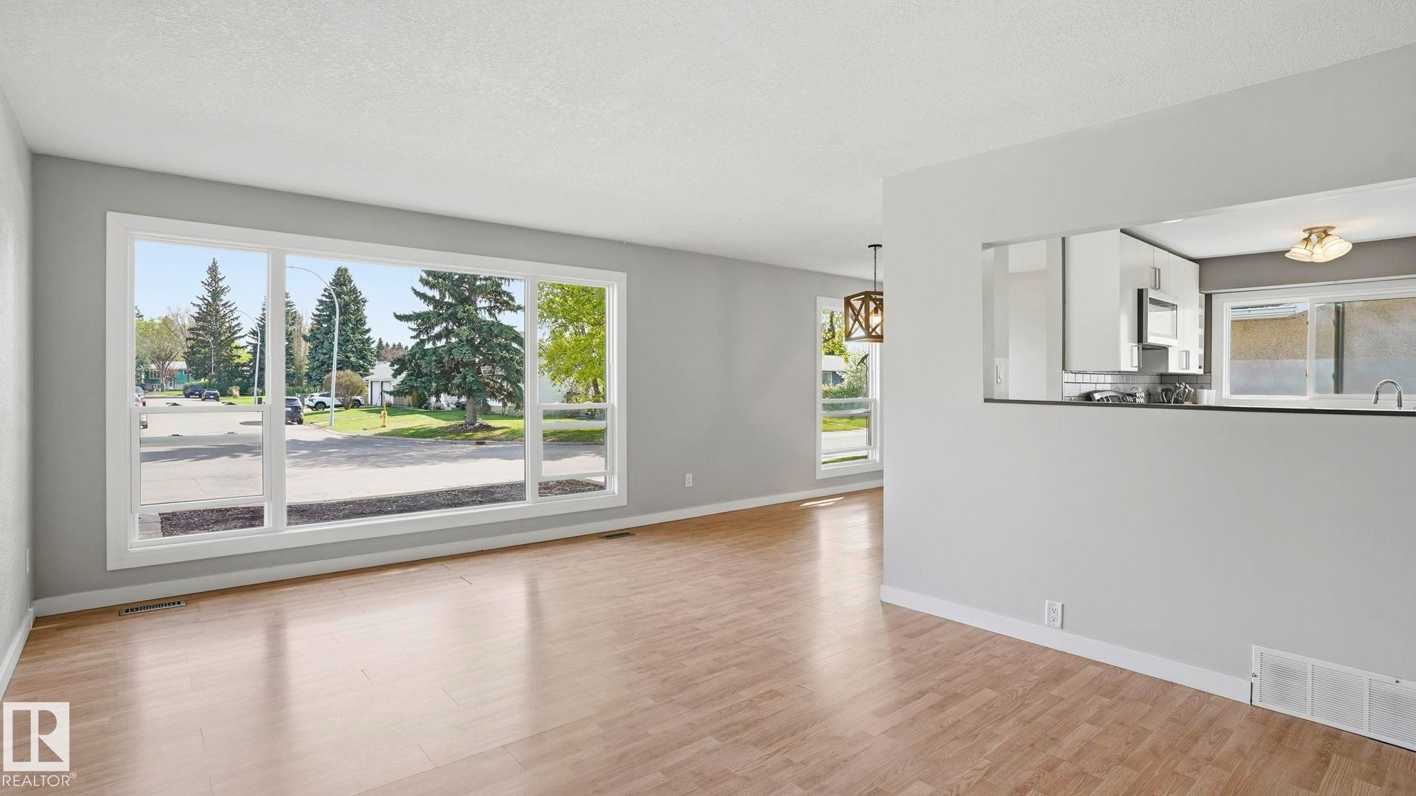 7 Beechmont Avenue, Spruce Grove, AB - Indoor