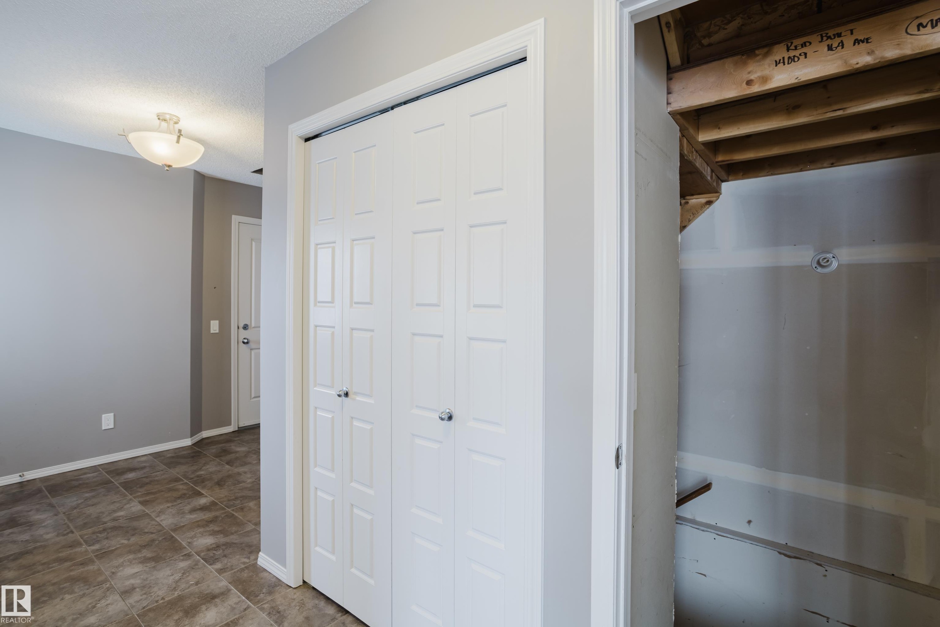 14009 164 Avenue Nw, Edmonton, AB - Indoor Photo Showing Other Room