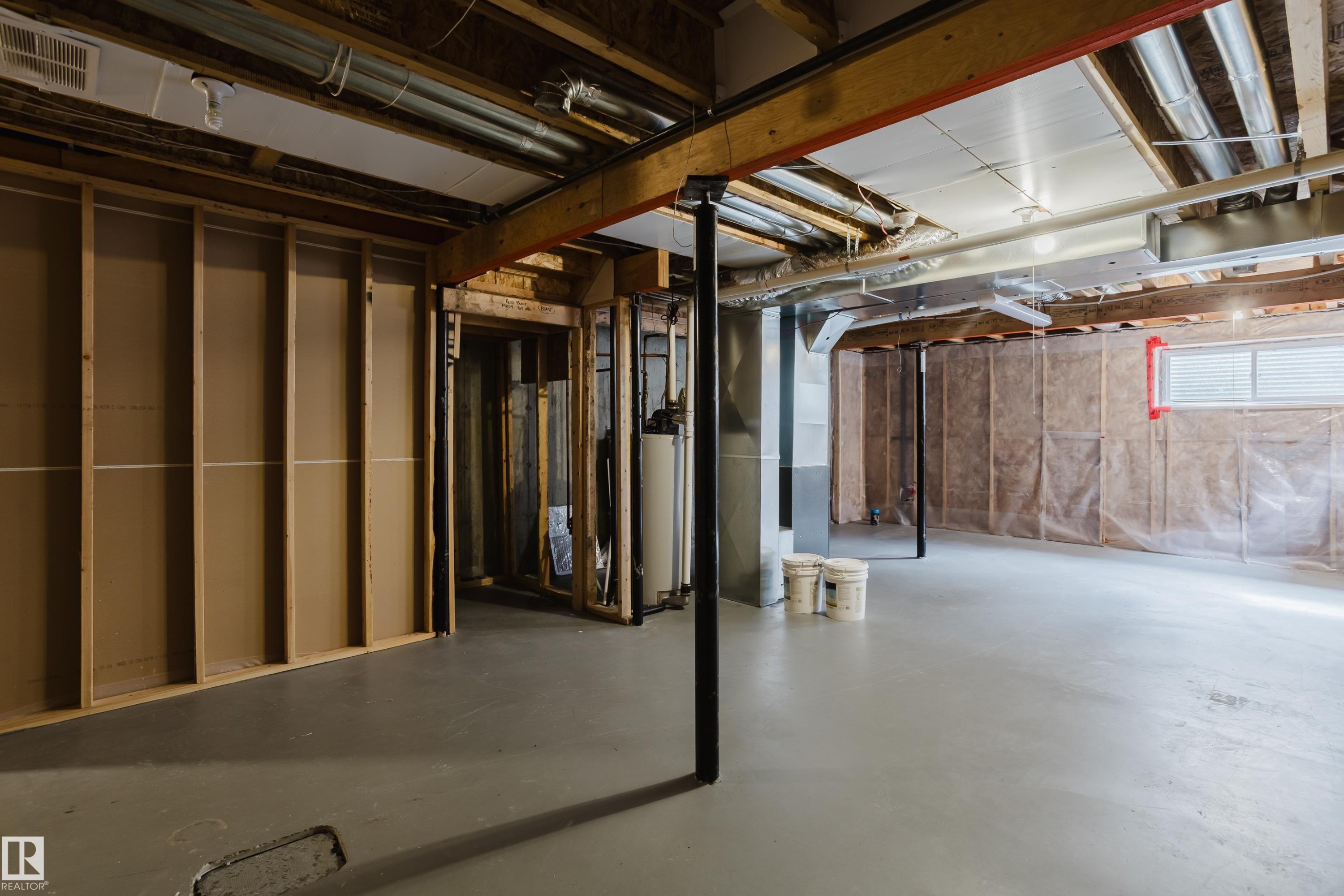 14009 164 Avenue Nw, Edmonton, AB - Indoor Photo Showing Basement