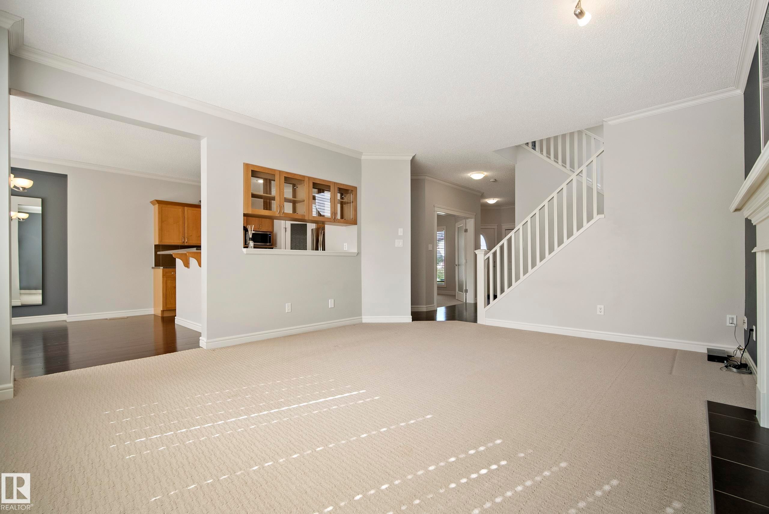 8385 Shaske Crescent Nw, Edmonton, AB - Indoor Photo Showing Other Room