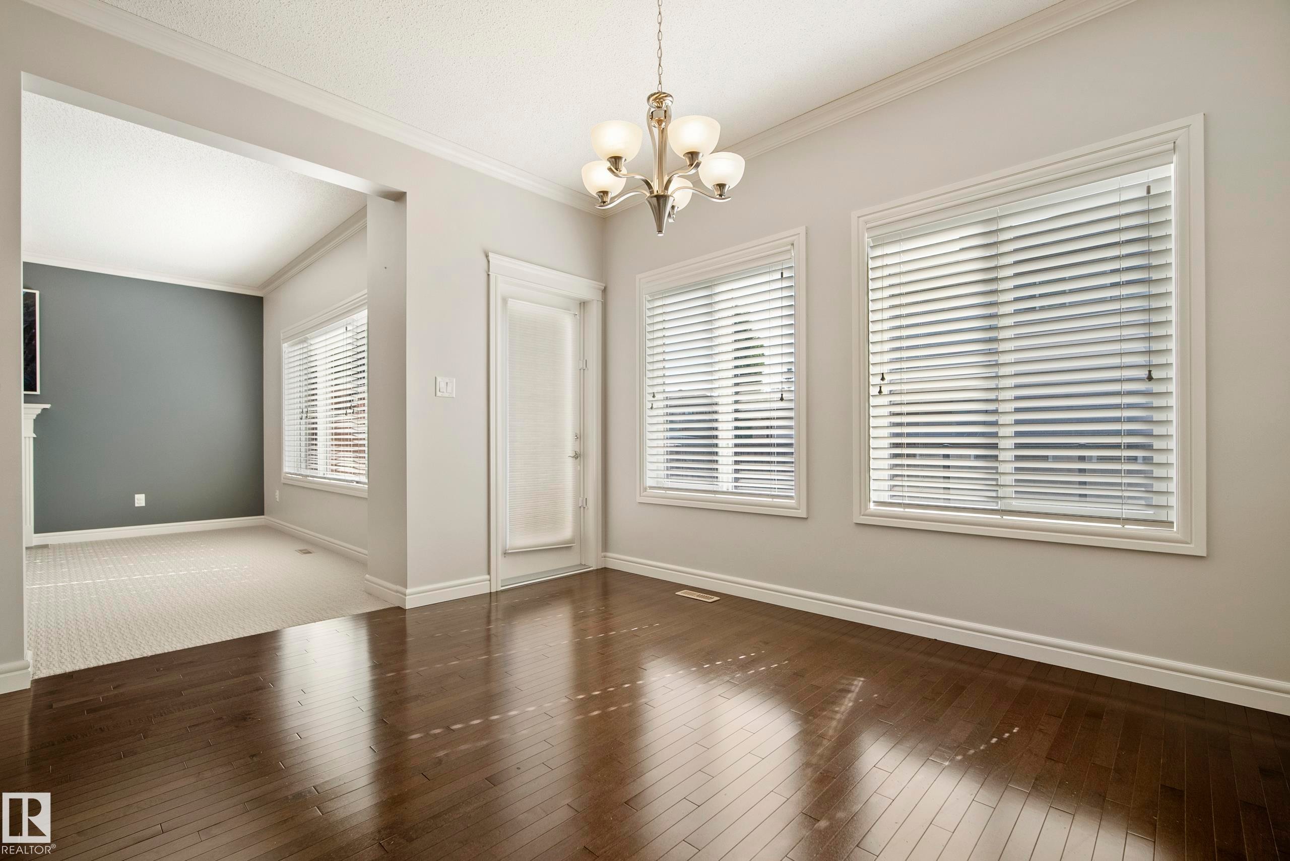 8385 Shaske Crescent Nw, Edmonton, AB - Indoor Photo Showing Other Room