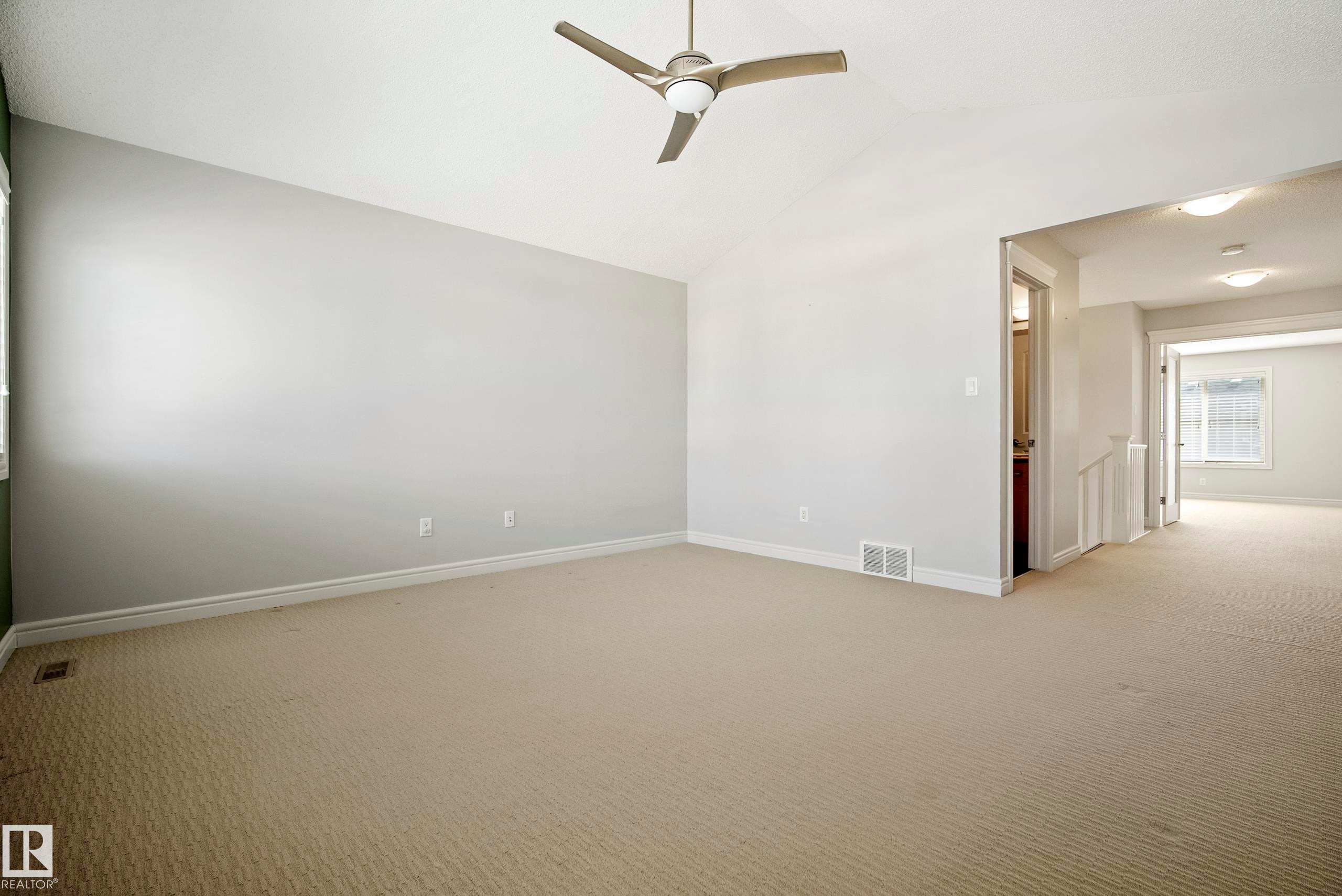 8385 Shaske Crescent Nw, Edmonton, AB - Indoor Photo Showing Other Room