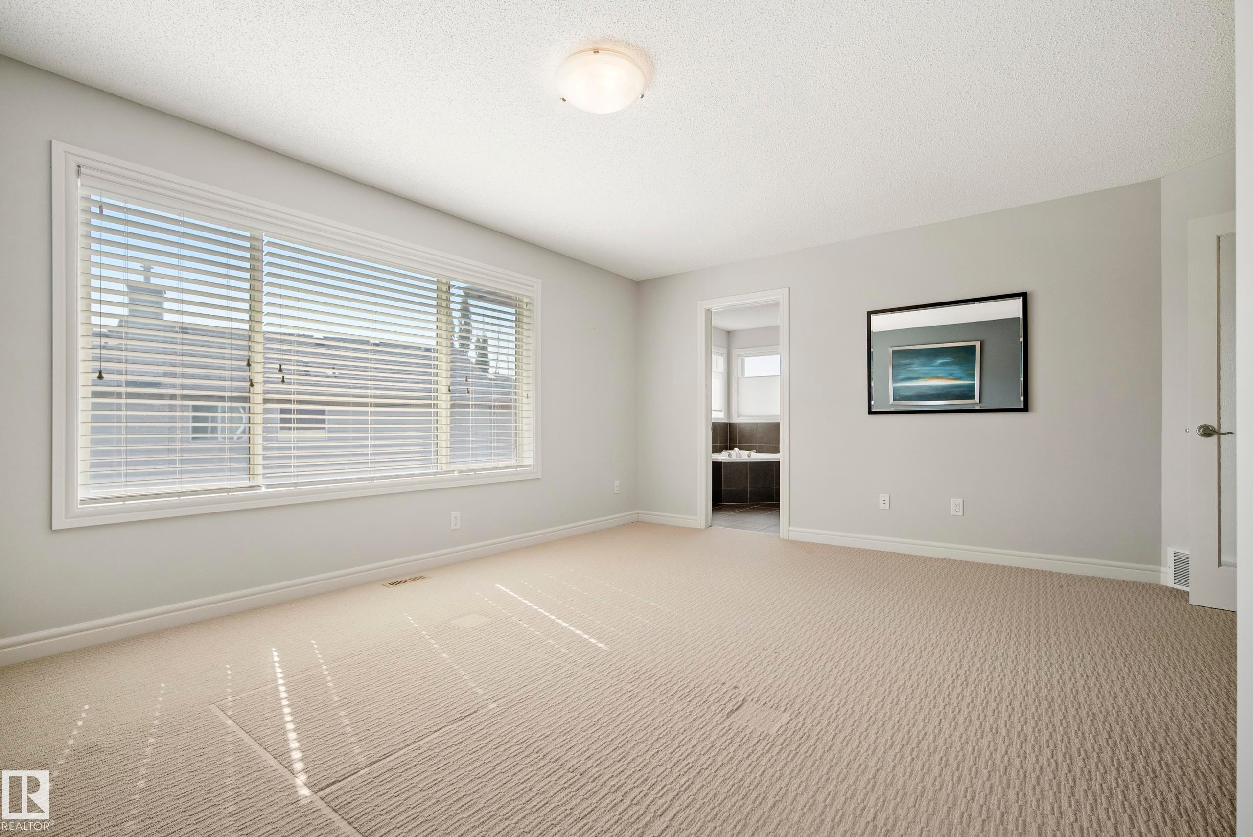 8385 Shaske Crescent Nw, Edmonton, AB - Indoor Photo Showing Other Room