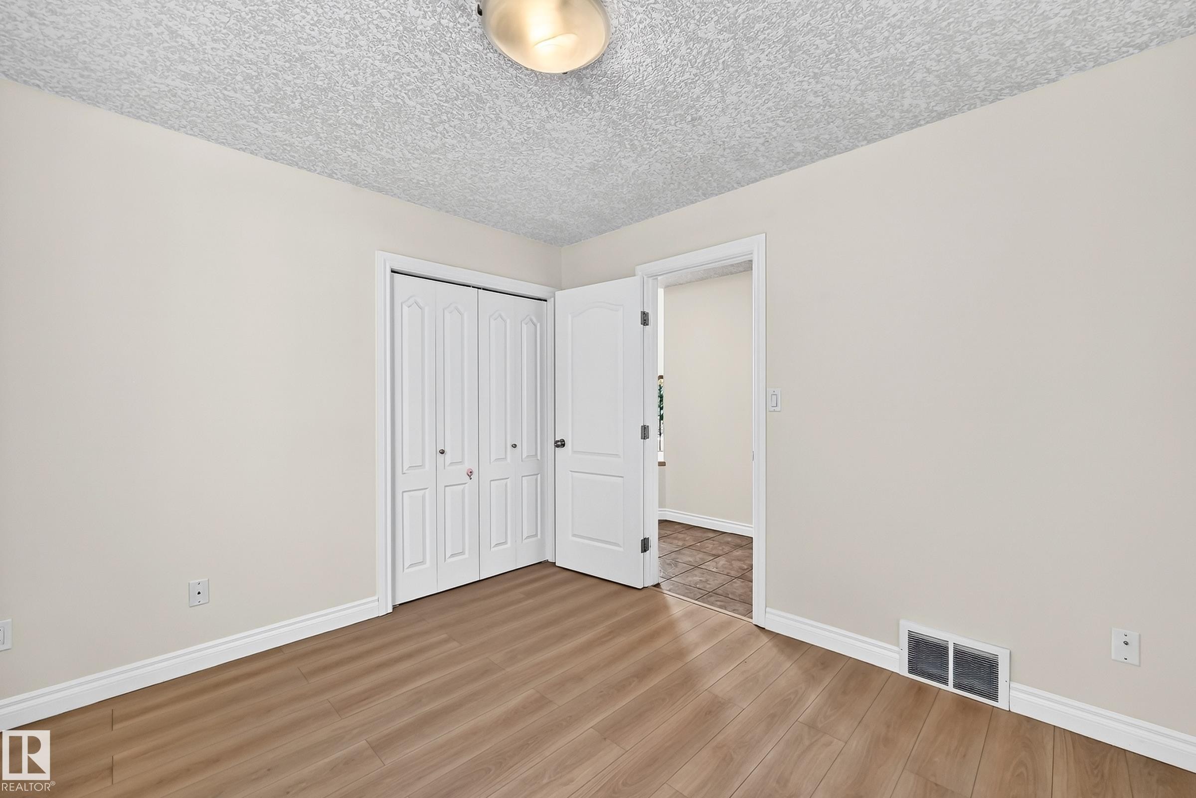 16619 72 Street Nw, Edmonton, AB - Indoor Photo Showing Other Room