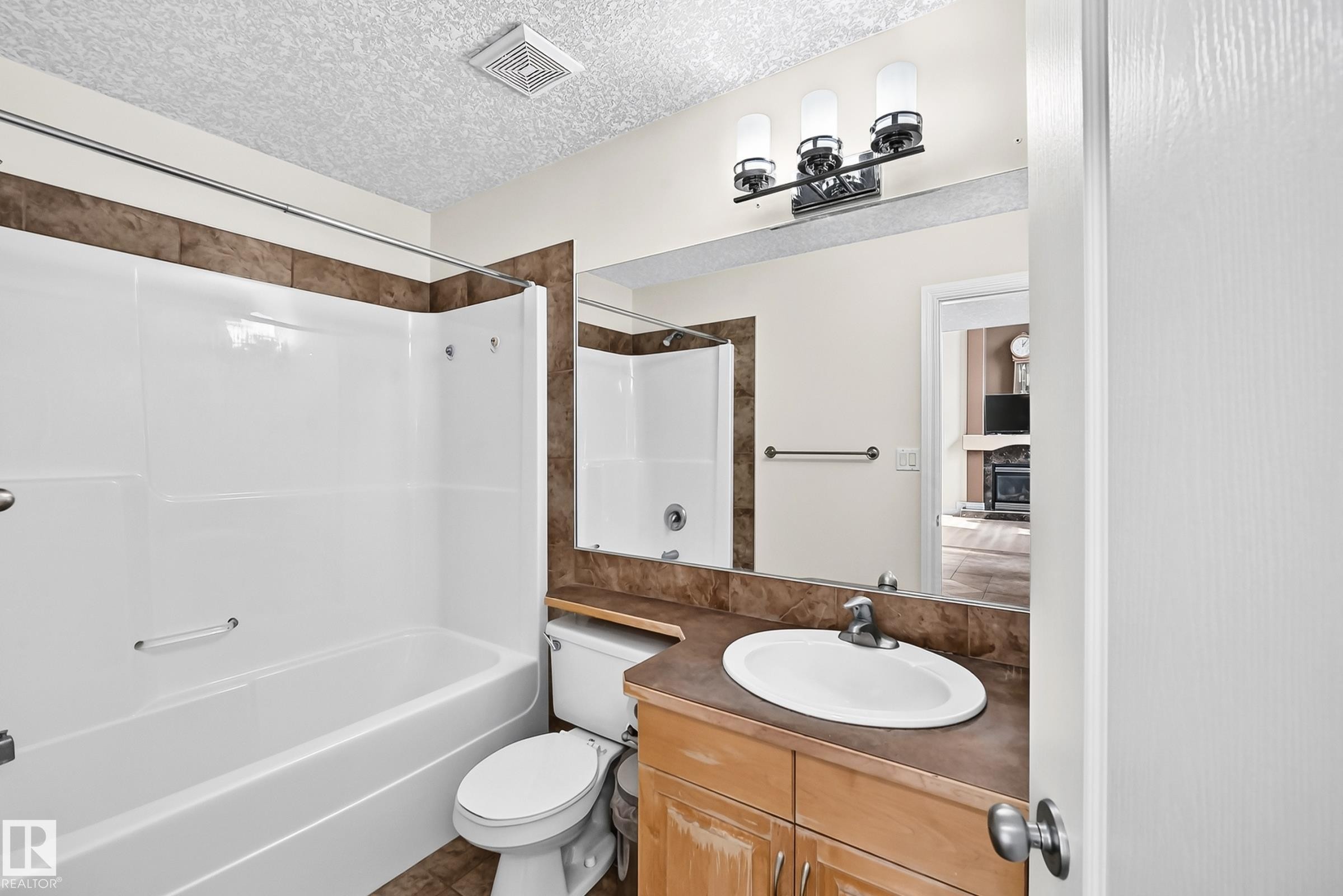 16619 72 Street Nw, Edmonton, AB - Indoor Photo Showing Bathroom