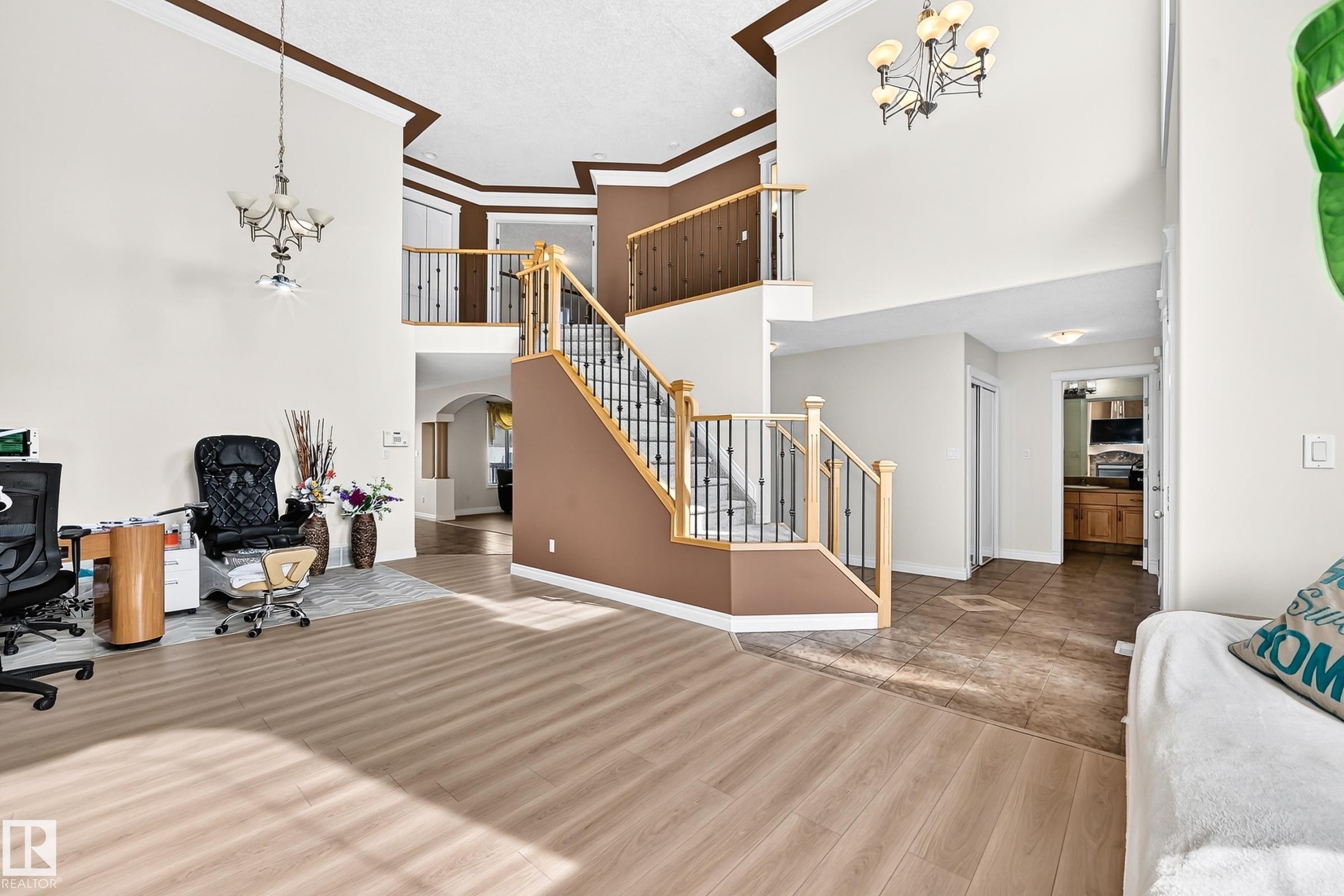 16619 72 Street Nw, Edmonton, AB - Indoor