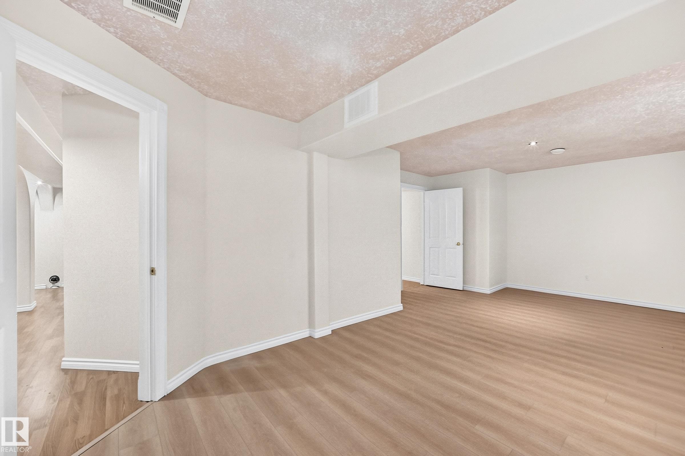 16619 72 Street Nw, Edmonton, AB - Indoor Photo Showing Other Room