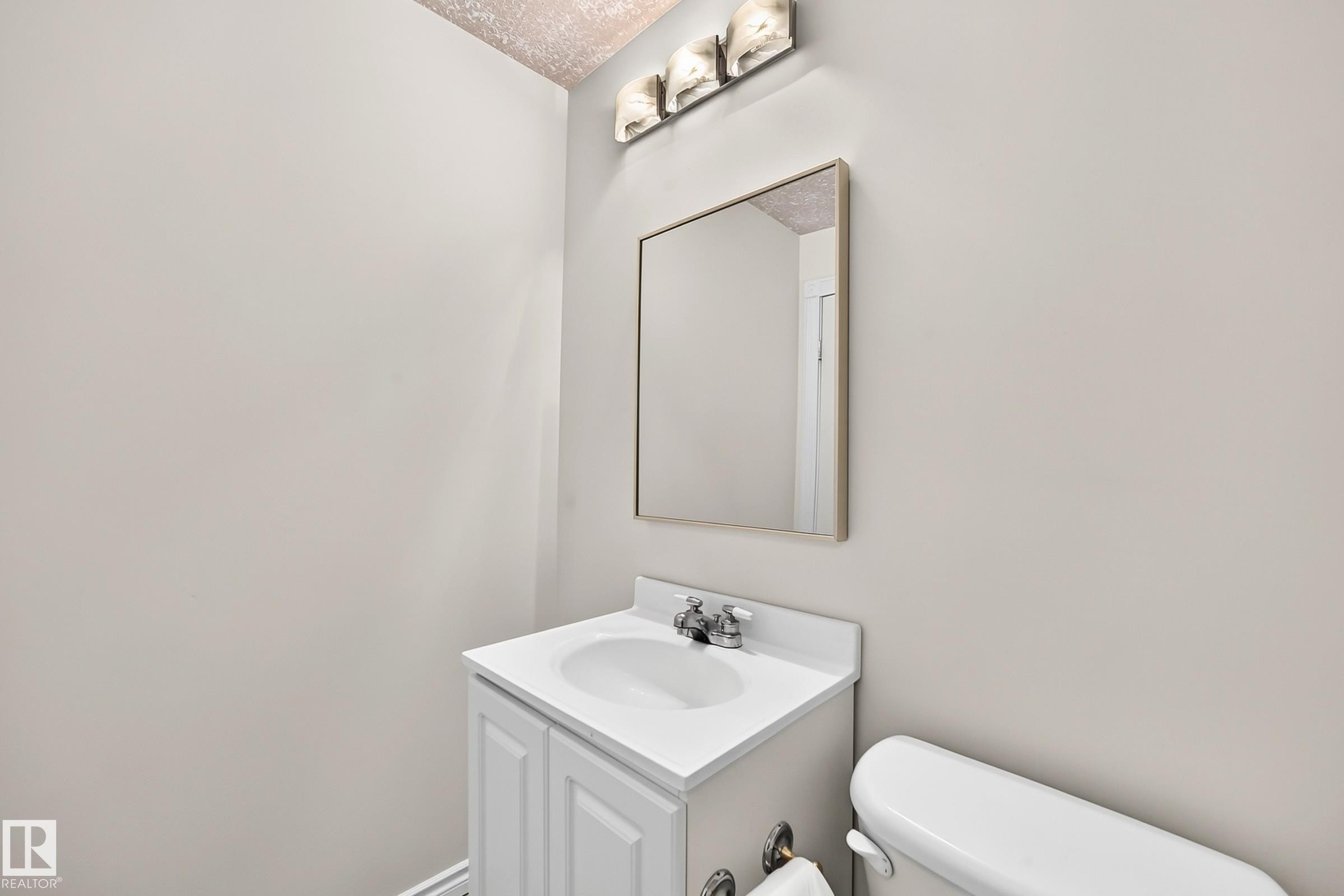 16619 72 Street Nw, Edmonton, AB - Indoor Photo Showing Bathroom