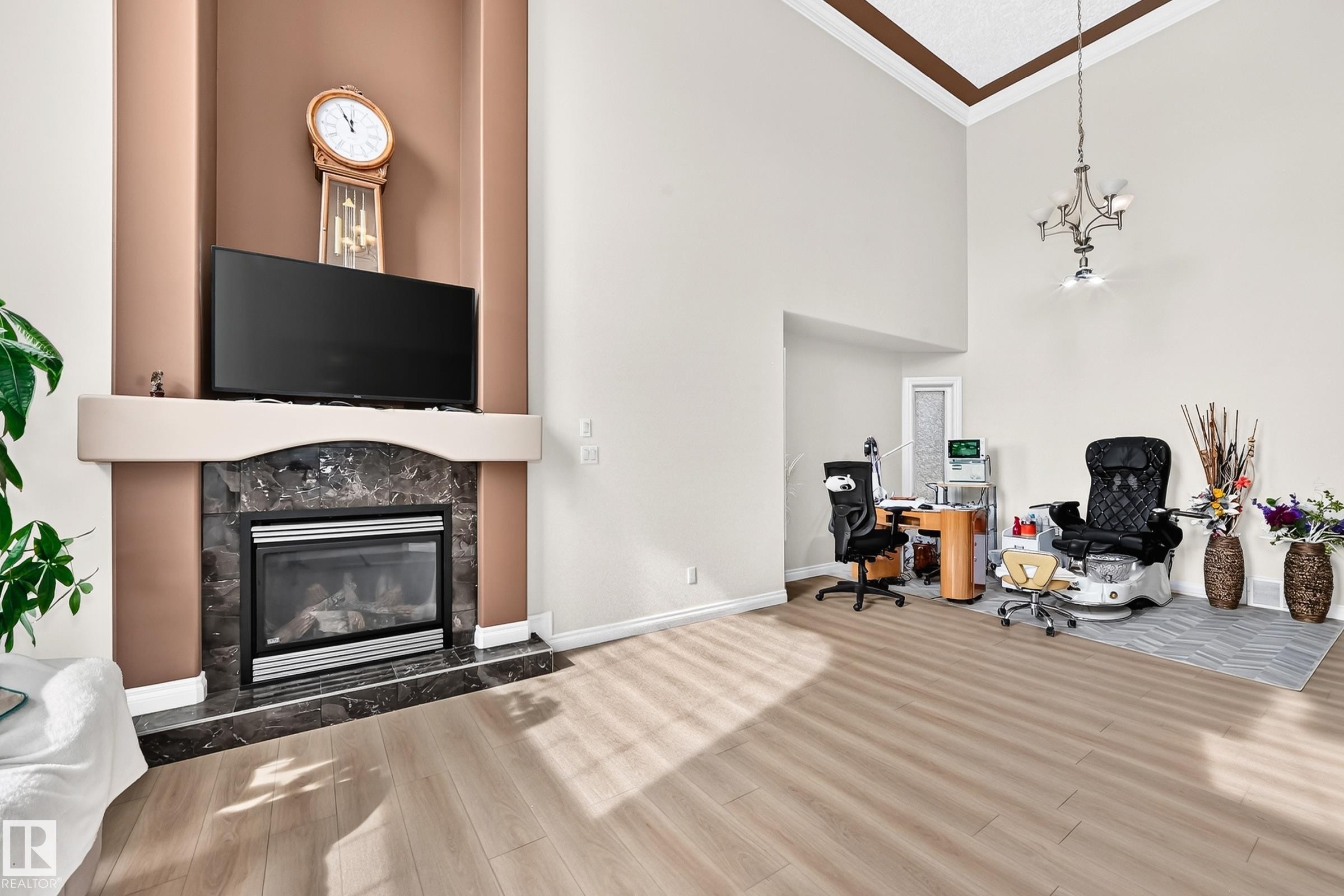 16619 72 Street Nw, Edmonton, AB - Indoor Photo Showing Living Room With Fireplace