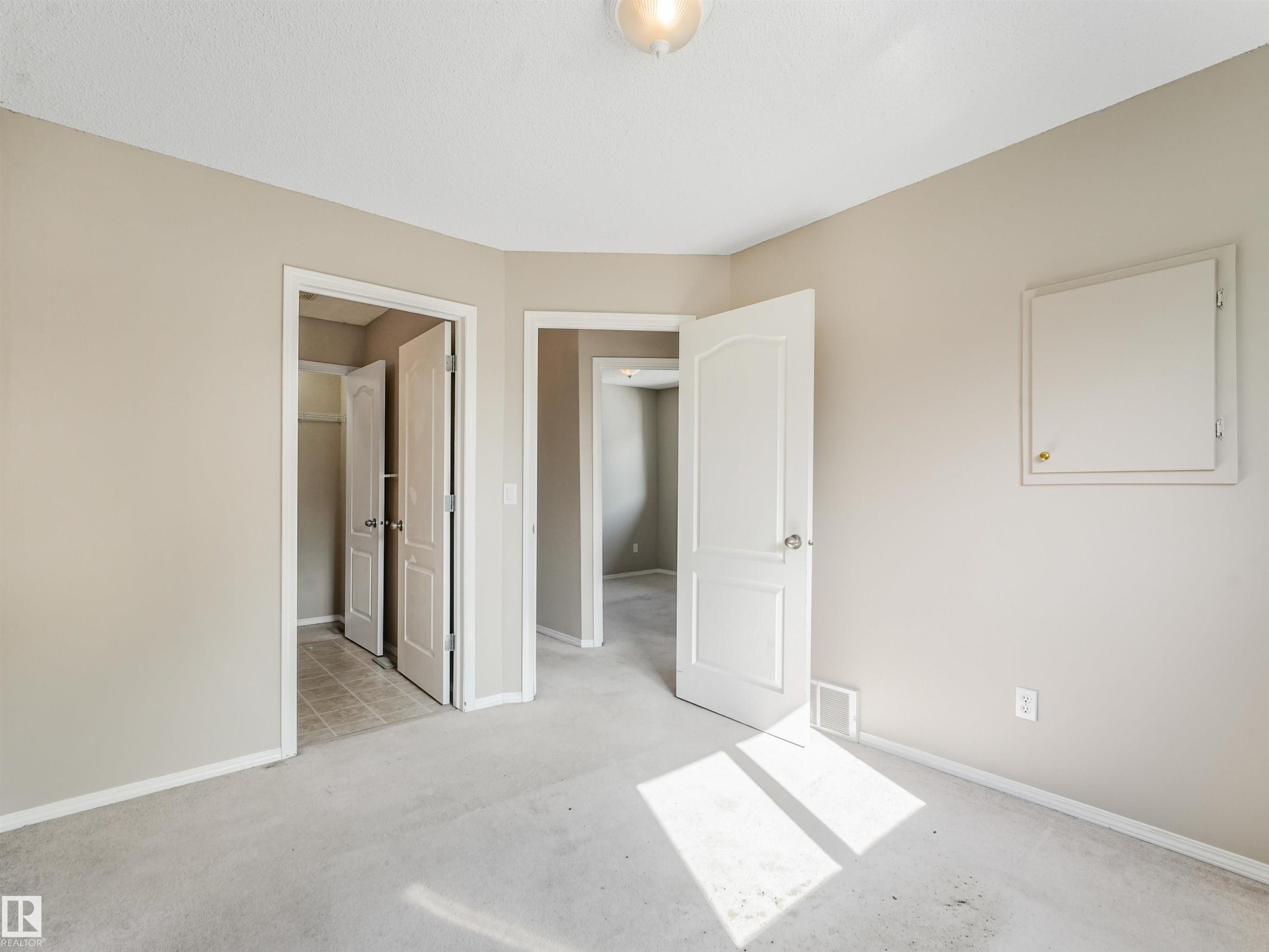 12027 105 Street Nw, Edmonton, AB - Indoor Photo Showing Other Room