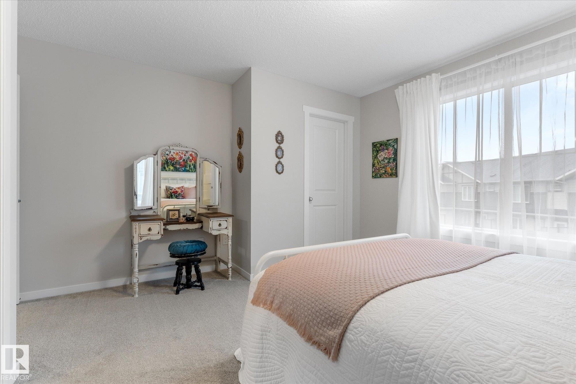 #95 50 Mclaughlin Dr, Spruce Grove, AB - Indoor Photo Showing Bedroom