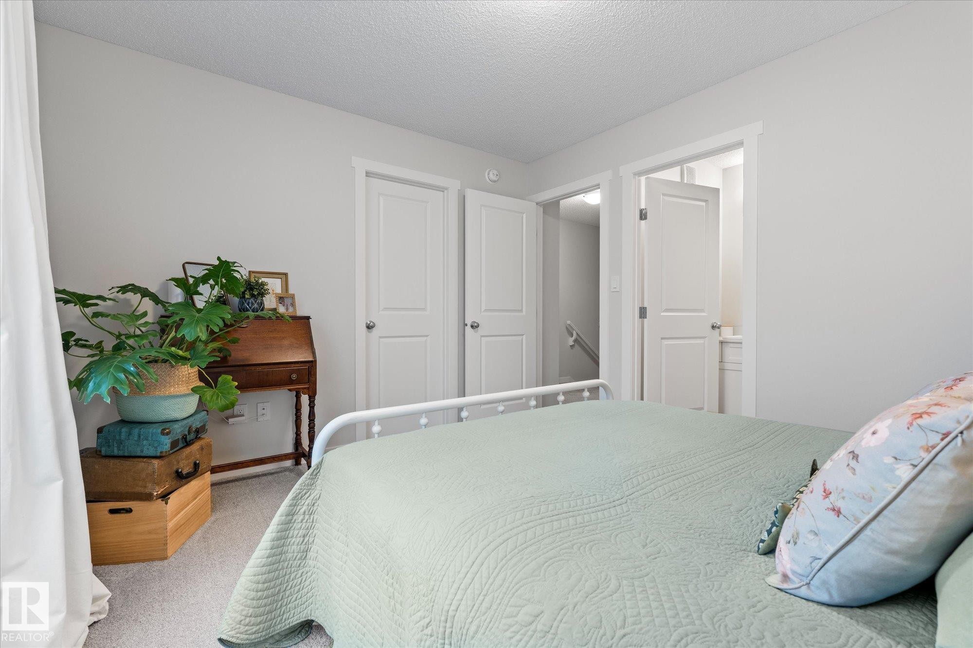 #95 50 Mclaughlin Dr, Spruce Grove, AB - Indoor Photo Showing Bedroom