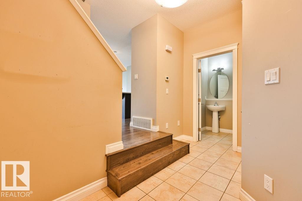 260 Sturtz Bend, Leduc, AB - Indoor Photo Showing Other Room