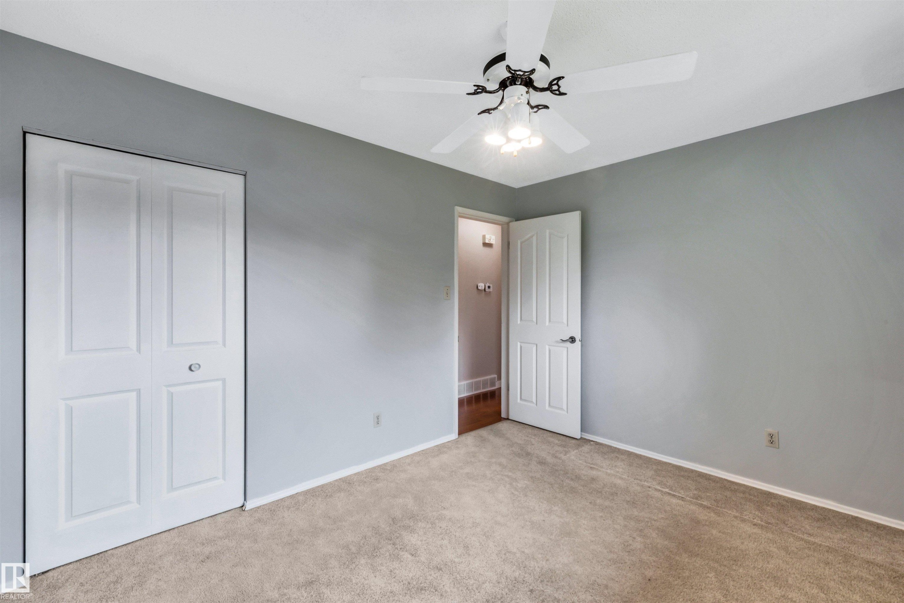 14928 69 Street Nw, Edmonton, AB - Indoor Photo Showing Other Room