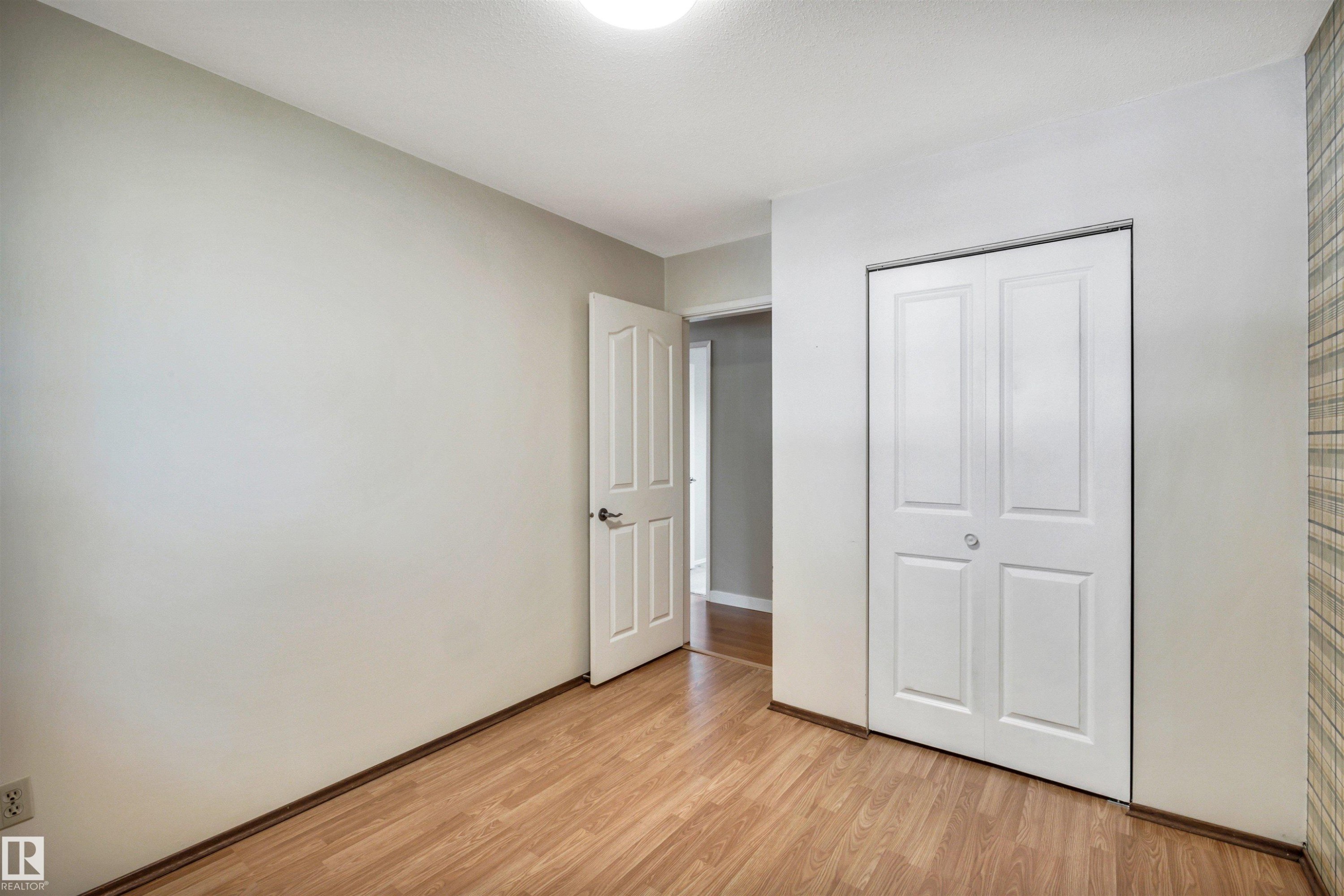 14928 69 Street Nw, Edmonton, AB - Indoor Photo Showing Other Room