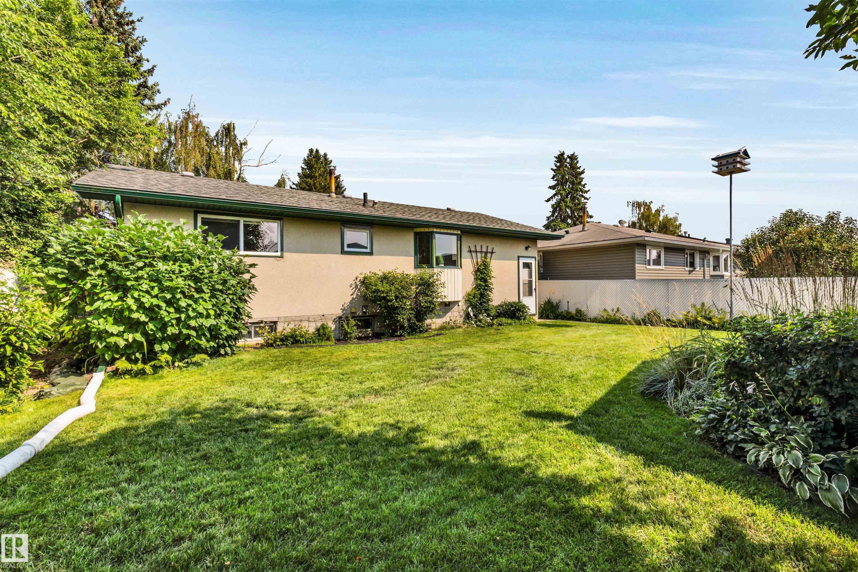 14928 69 Street Nw, Edmonton, AB - Outdoor