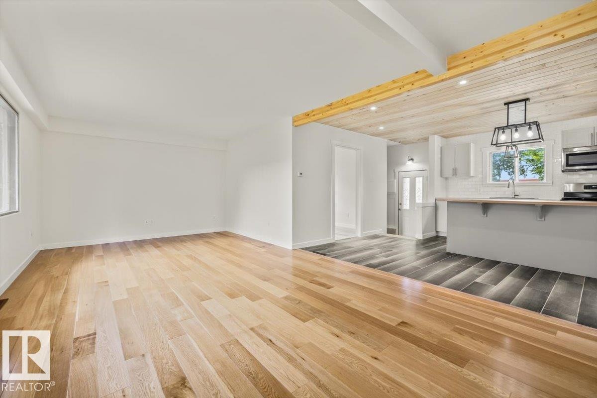 10415 98 Avenue, Fort Saskatchewan, AB - Indoor Photo Showing Other Room