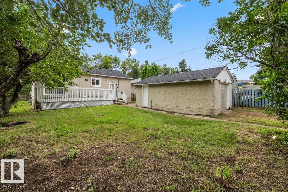 10415 98 Avenue, Fort Saskatchewan, AB - Outdoor