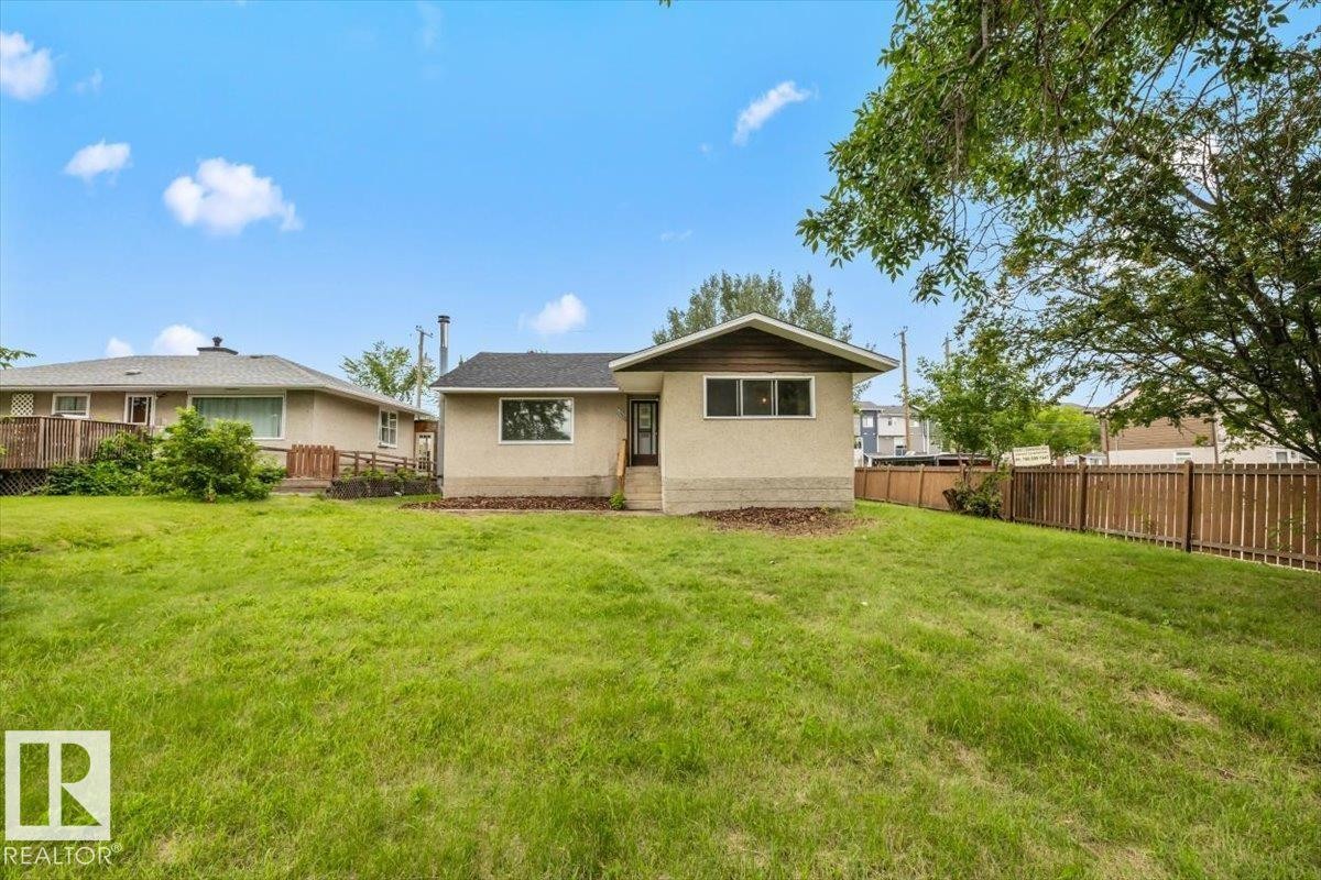 10415 98 Avenue, Fort Saskatchewan, AB - Outdoor