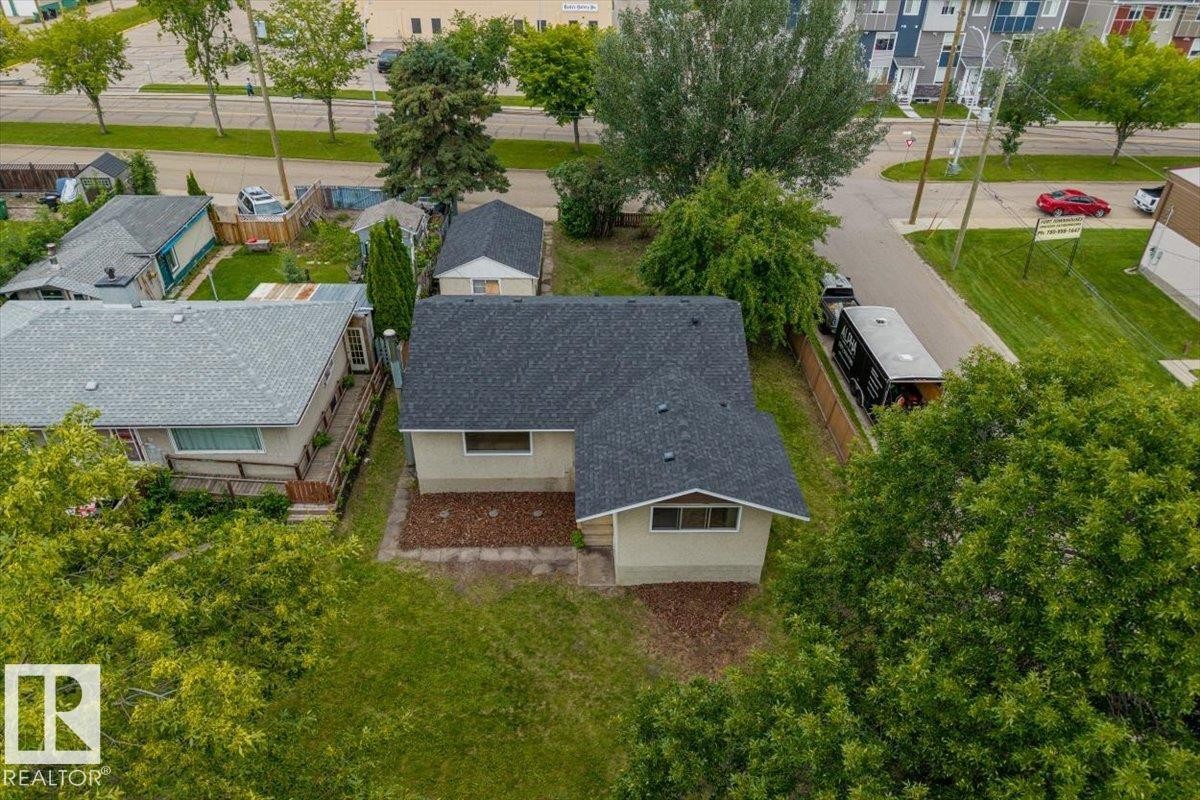10415 98 Avenue, Fort Saskatchewan, AB - Outdoor