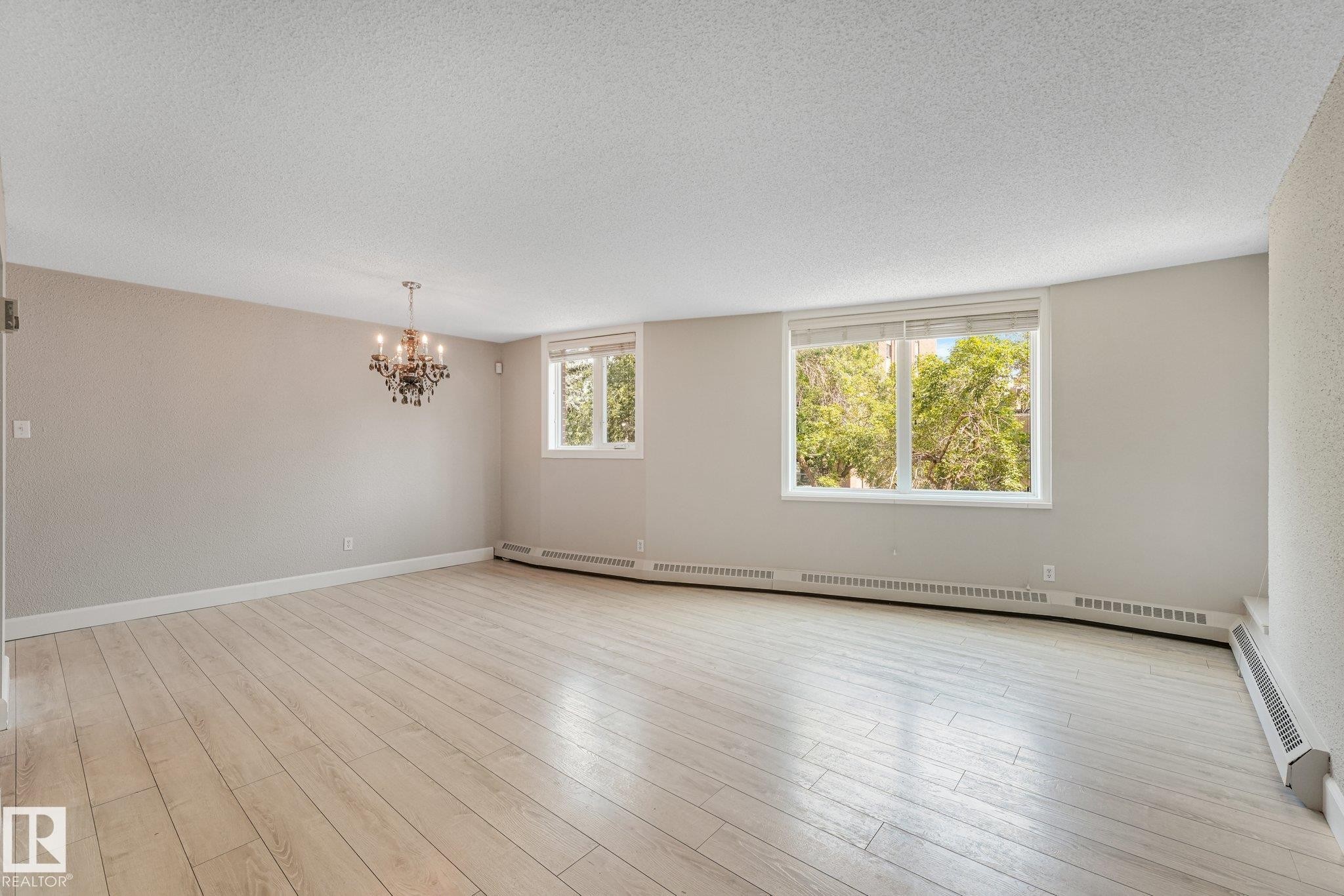 #302 9916 113 St Nw, Edmonton, AB - Indoor