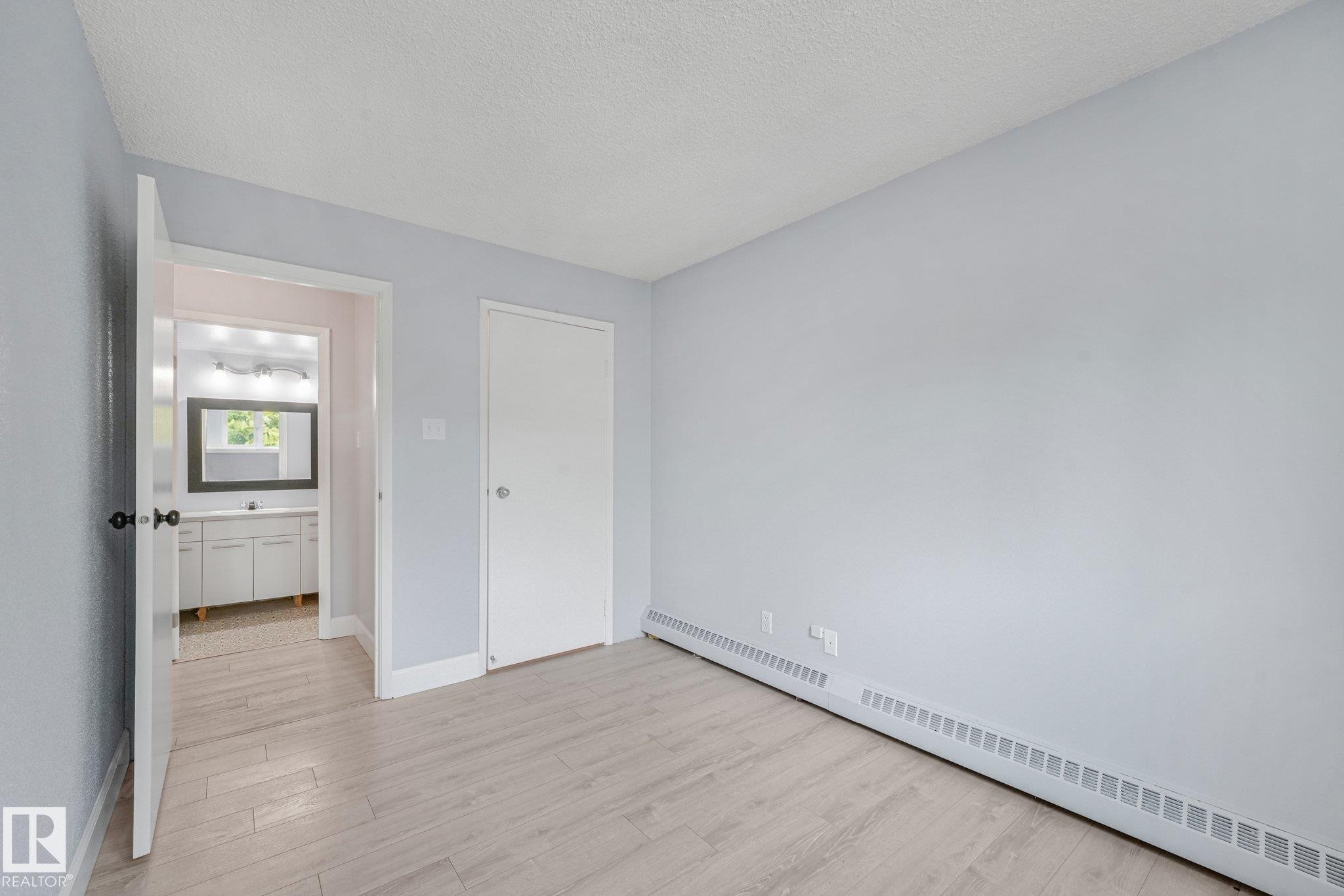 #302 9916 113 St Nw, Edmonton, AB - Indoor Photo Showing Other Room
