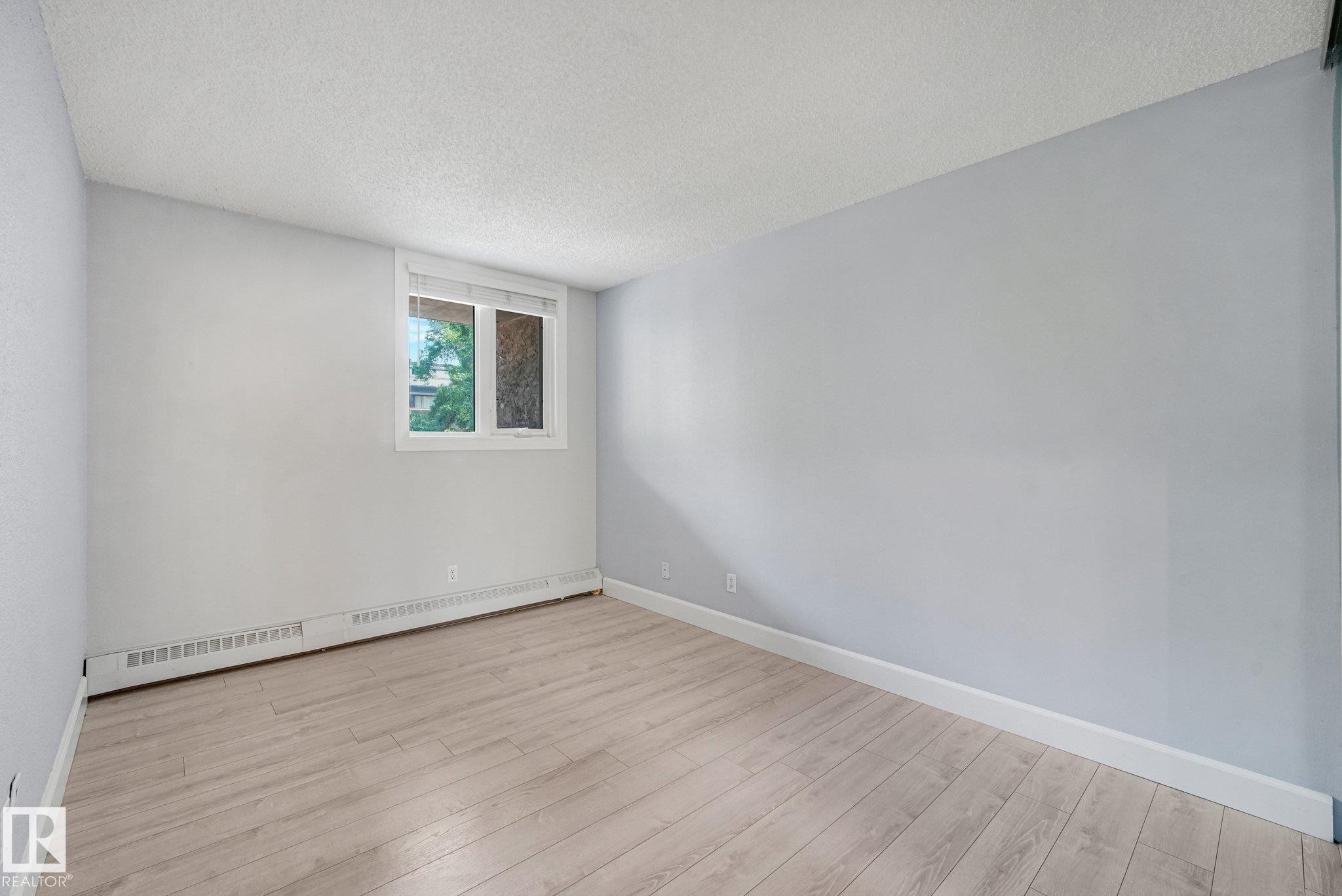 #302 9916 113 St Nw, Edmonton, AB - Indoor Photo Showing Other Room