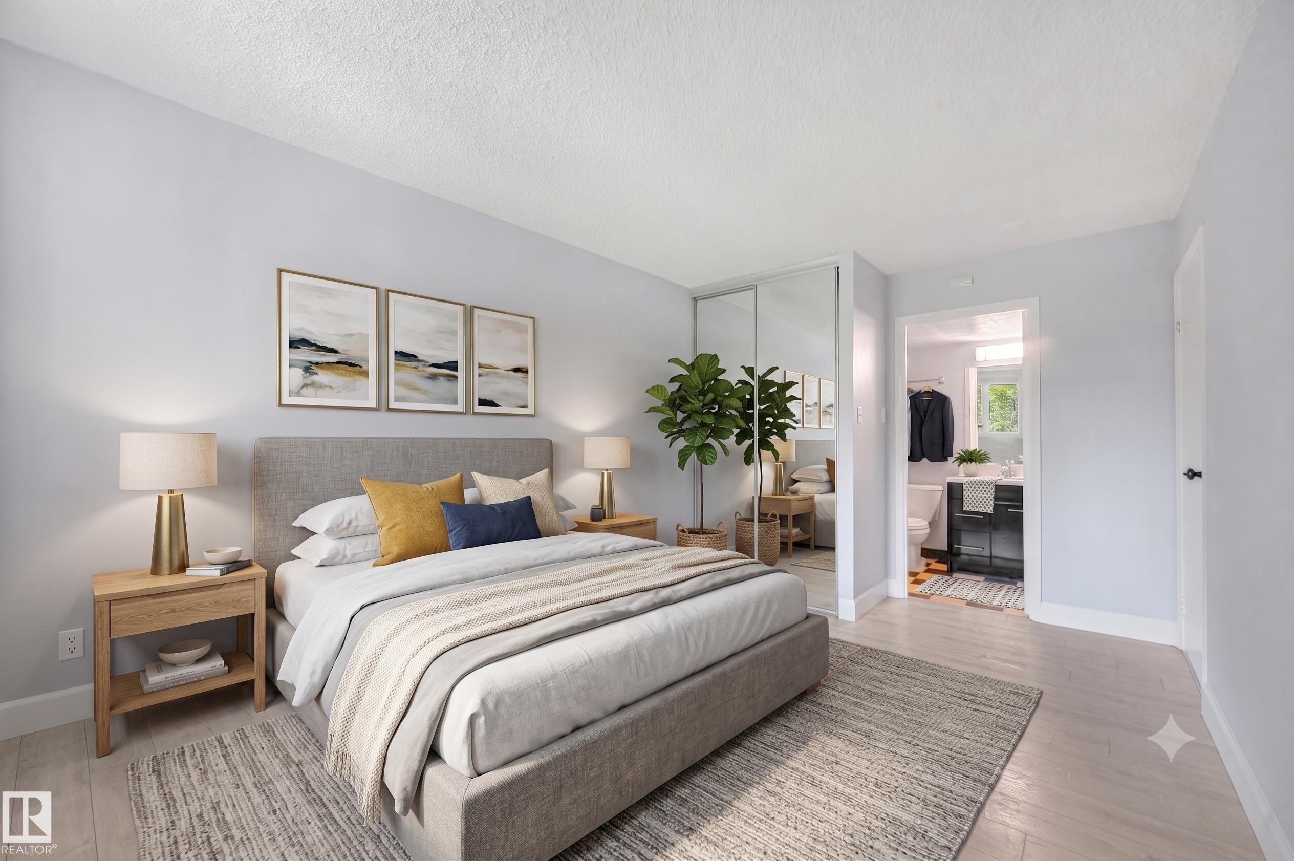 #302 9916 113 St Nw, Edmonton, AB - Indoor Photo Showing Bedroom