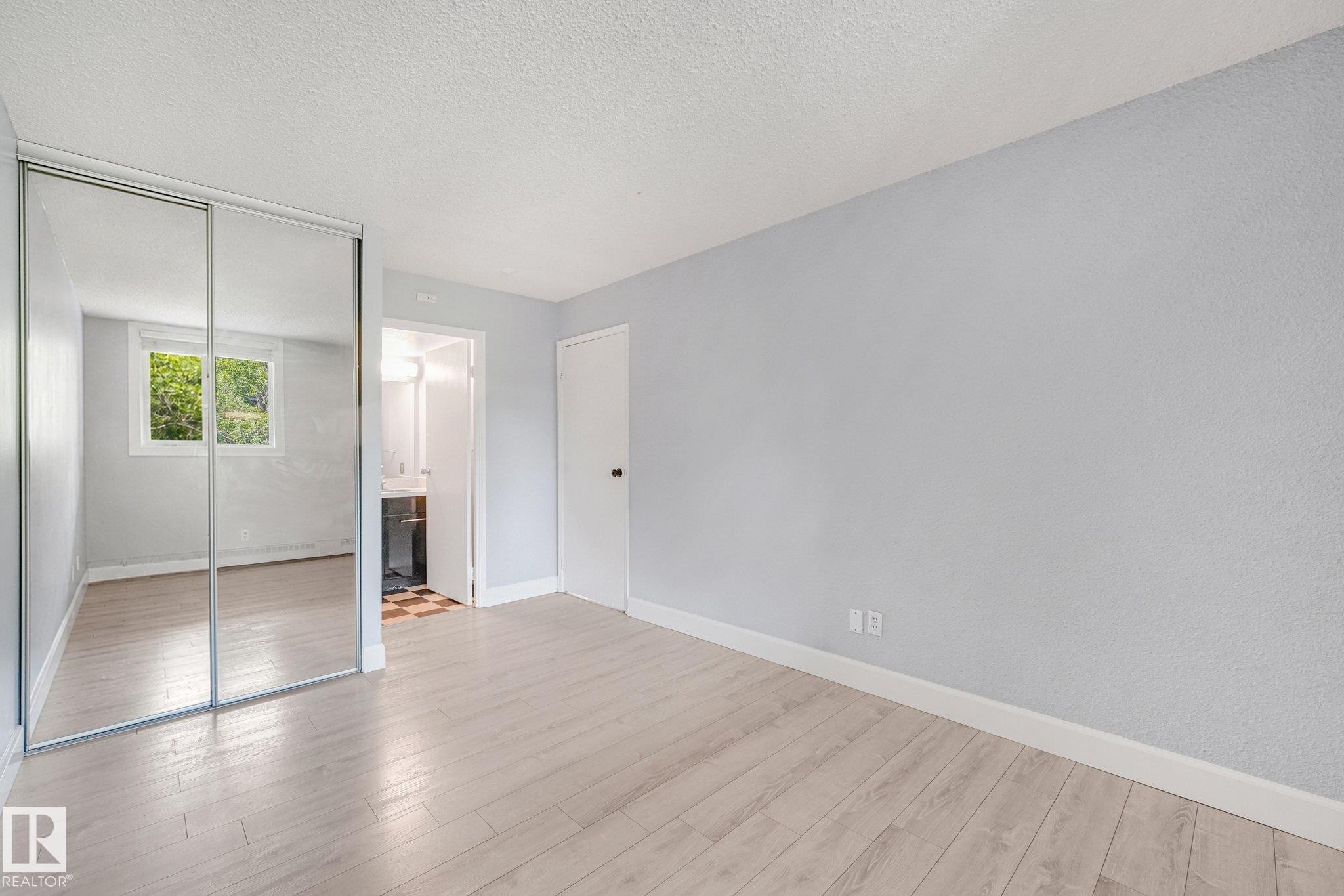 #302 9916 113 St Nw, Edmonton, AB - Indoor Photo Showing Other Room
