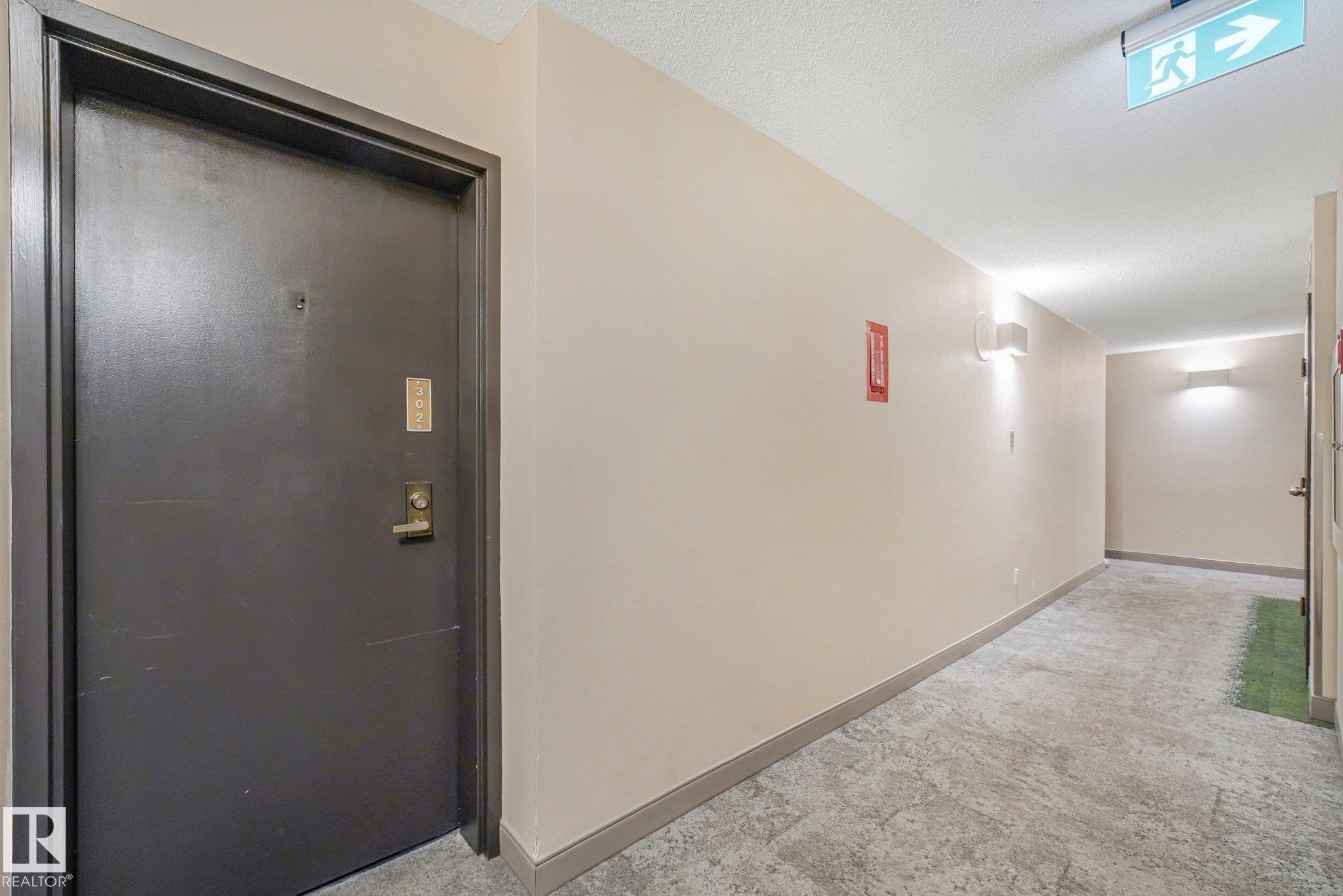 #302 9916 113 St Nw, Edmonton, AB - Indoor Photo Showing Other Room