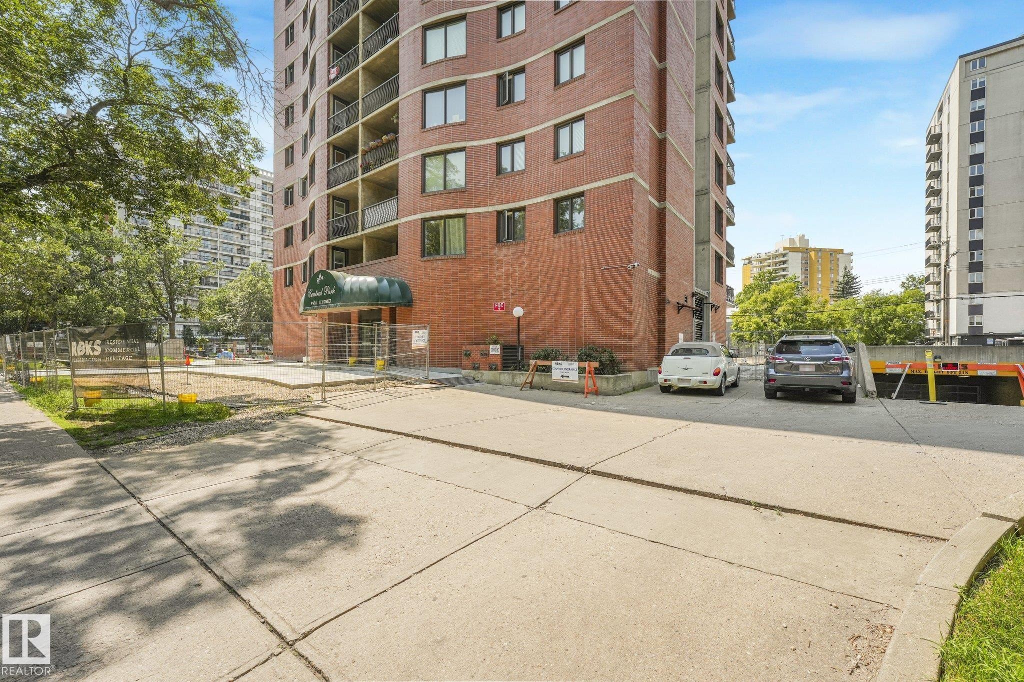 #302 9916 113 St Nw, Edmonton, AB - Outdoor