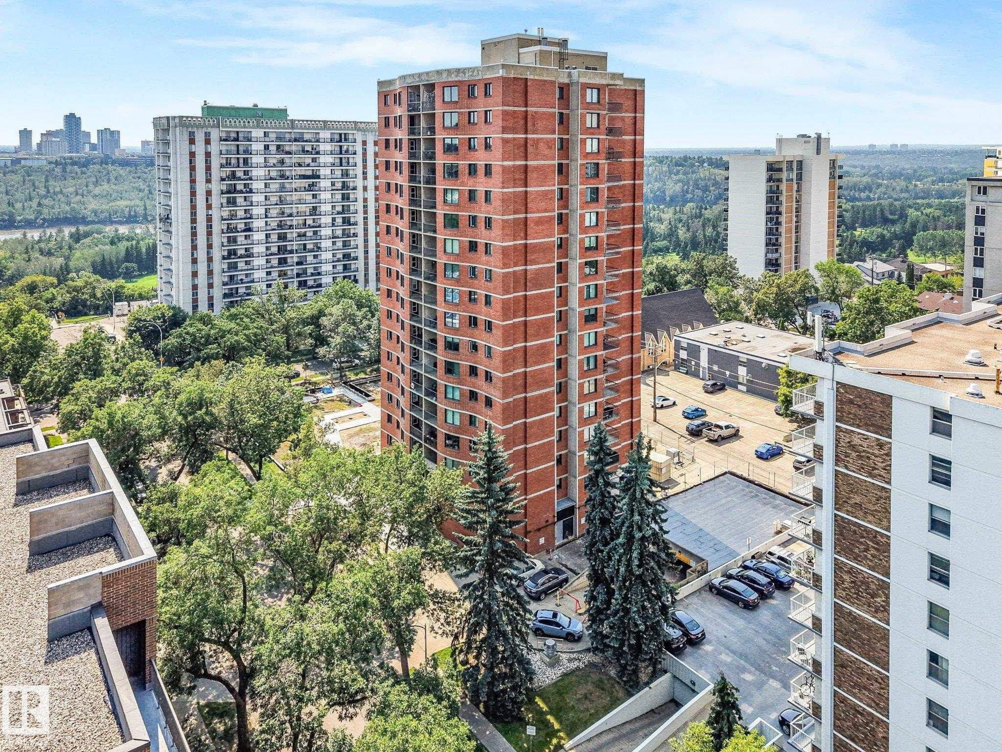 #302 9916 113 St Nw, Edmonton, AB - Outdoor