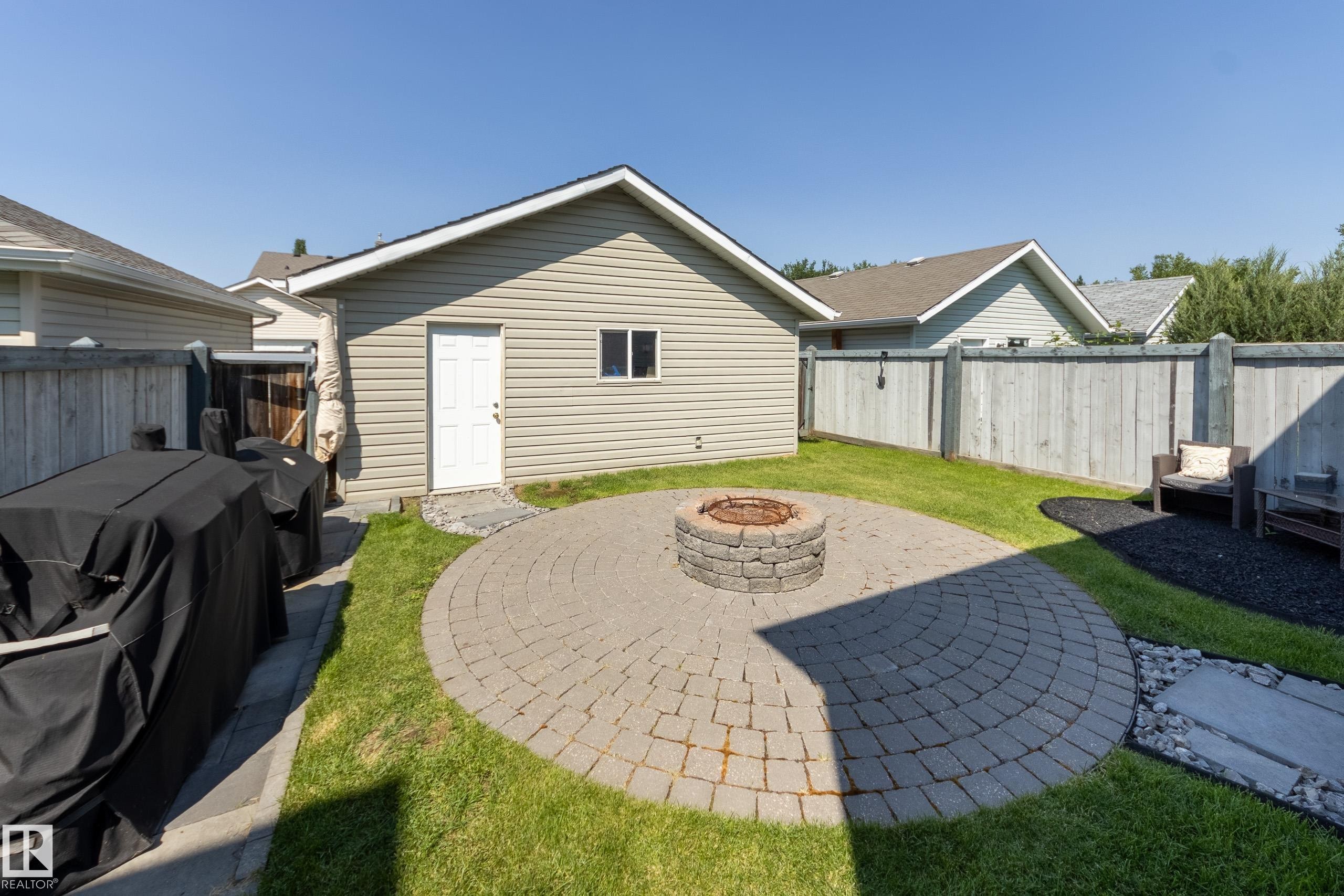 7904 13 Avenue Sw, Edmonton, AB