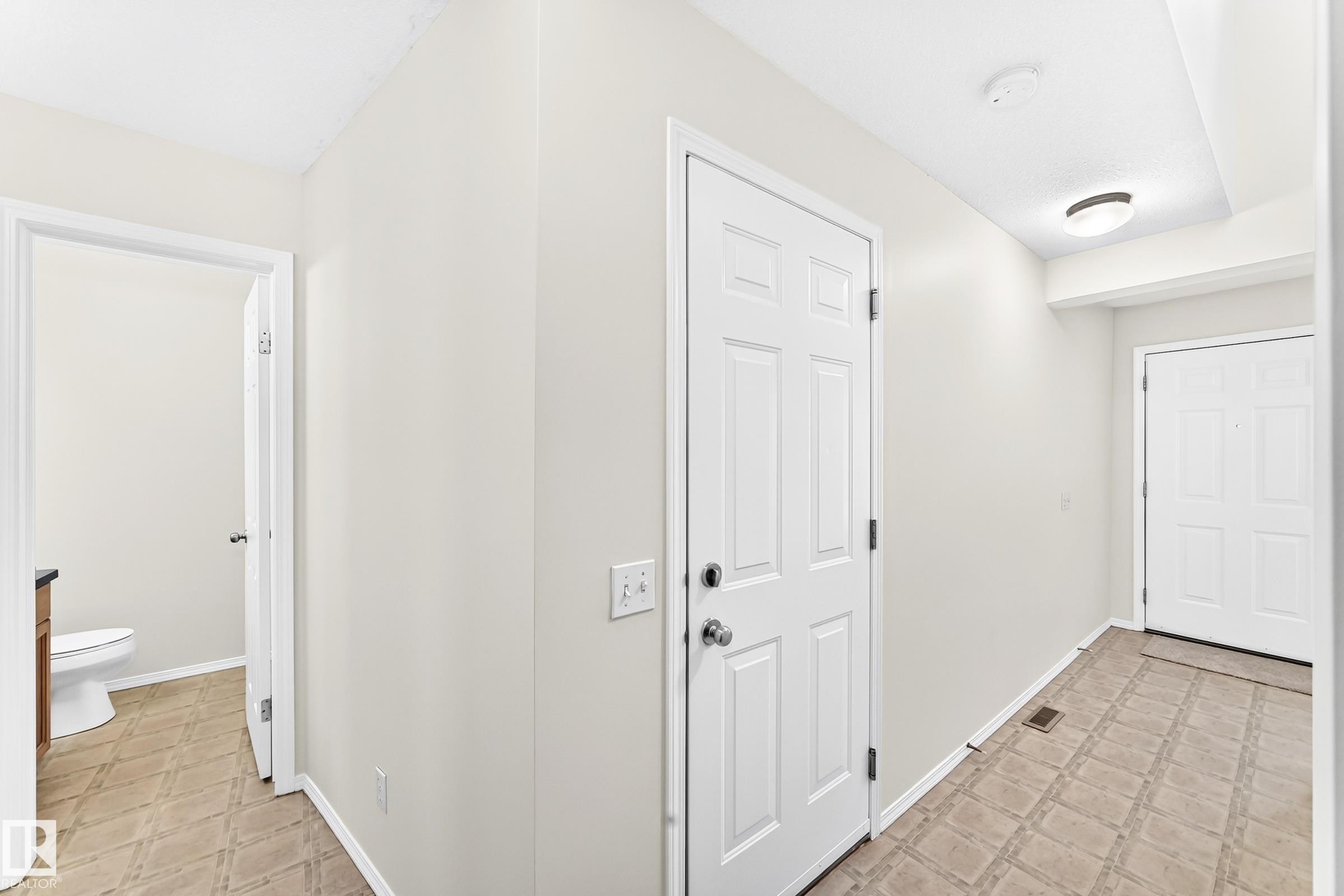 #93 230 Edwards Dr Sw, Edmonton, AB - Indoor Photo Showing Other Room