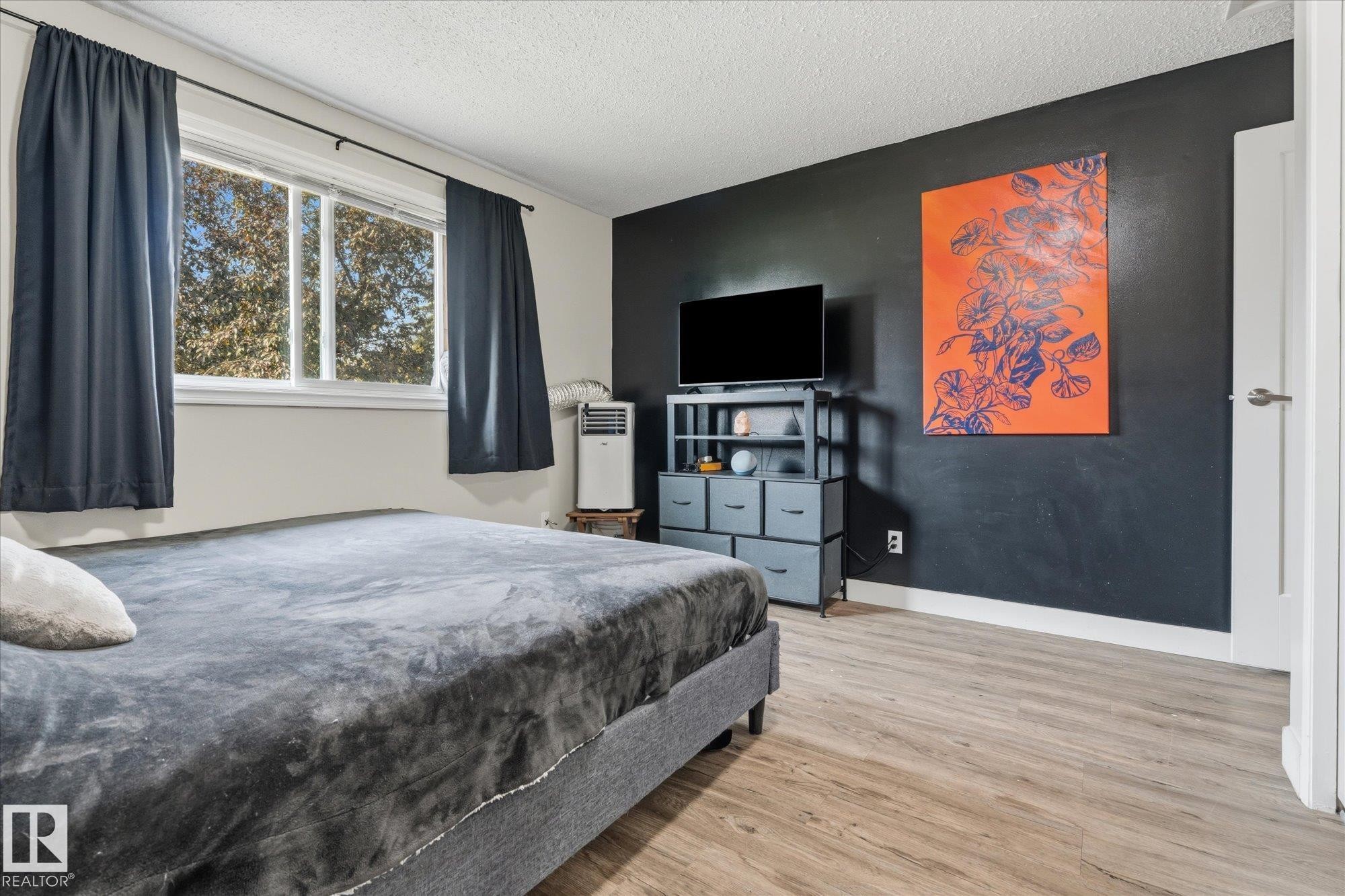 79 Greystone Drive, Spruce Grove, AB - Indoor Photo Showing Bedroom