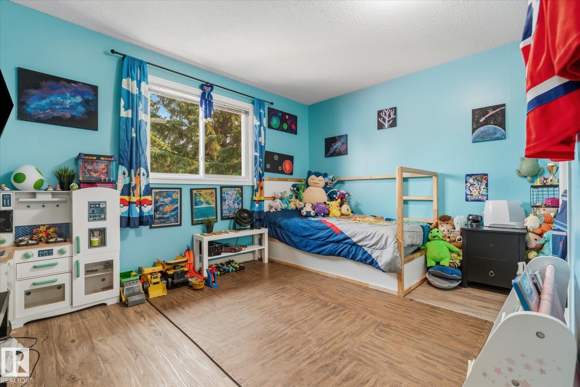 79 Greystone Drive, Spruce Grove, AB - Indoor Photo Showing Bedroom