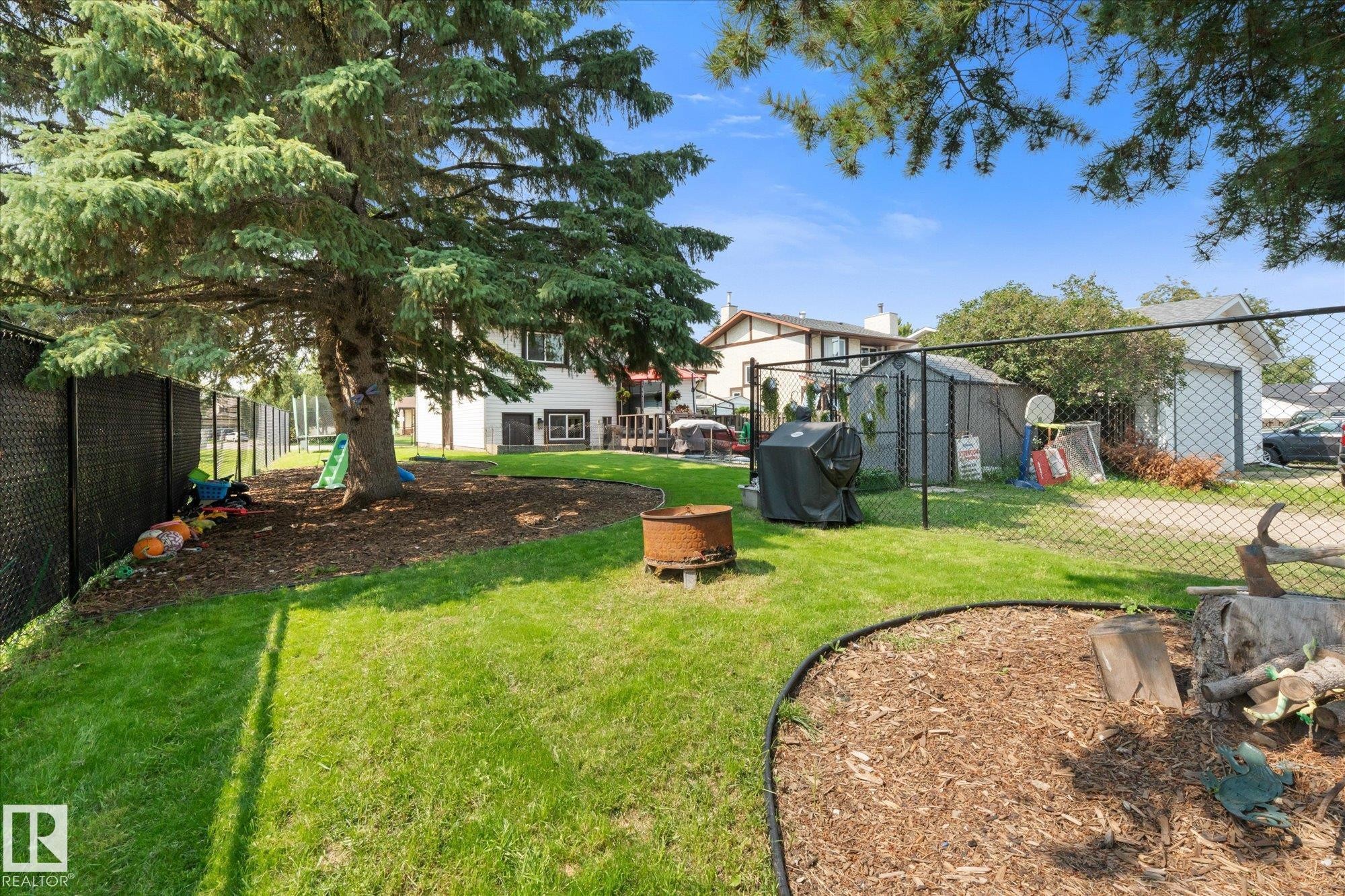 79 Greystone Drive, Spruce Grove, AB - Outdoor With Backyard