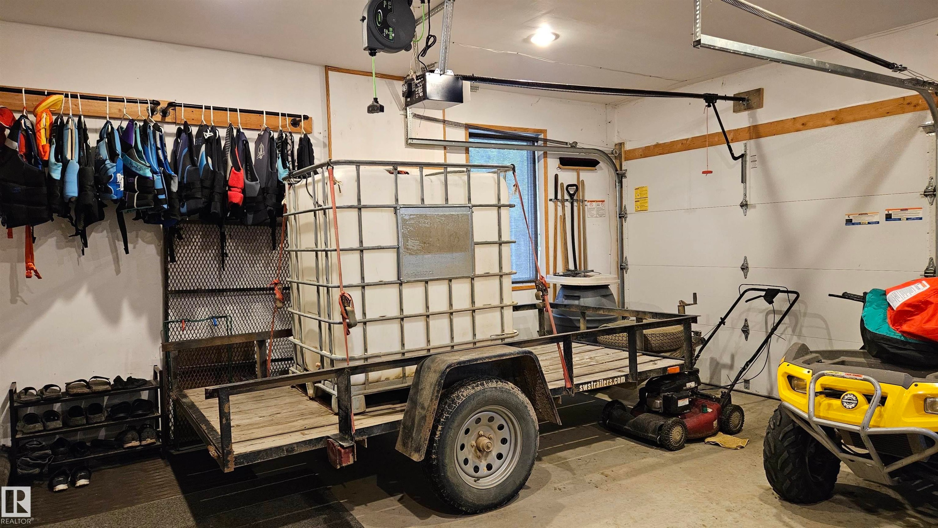 7 Andrew Drive, Rural Athabasca County, AB - Indoor Photo Showing Garage