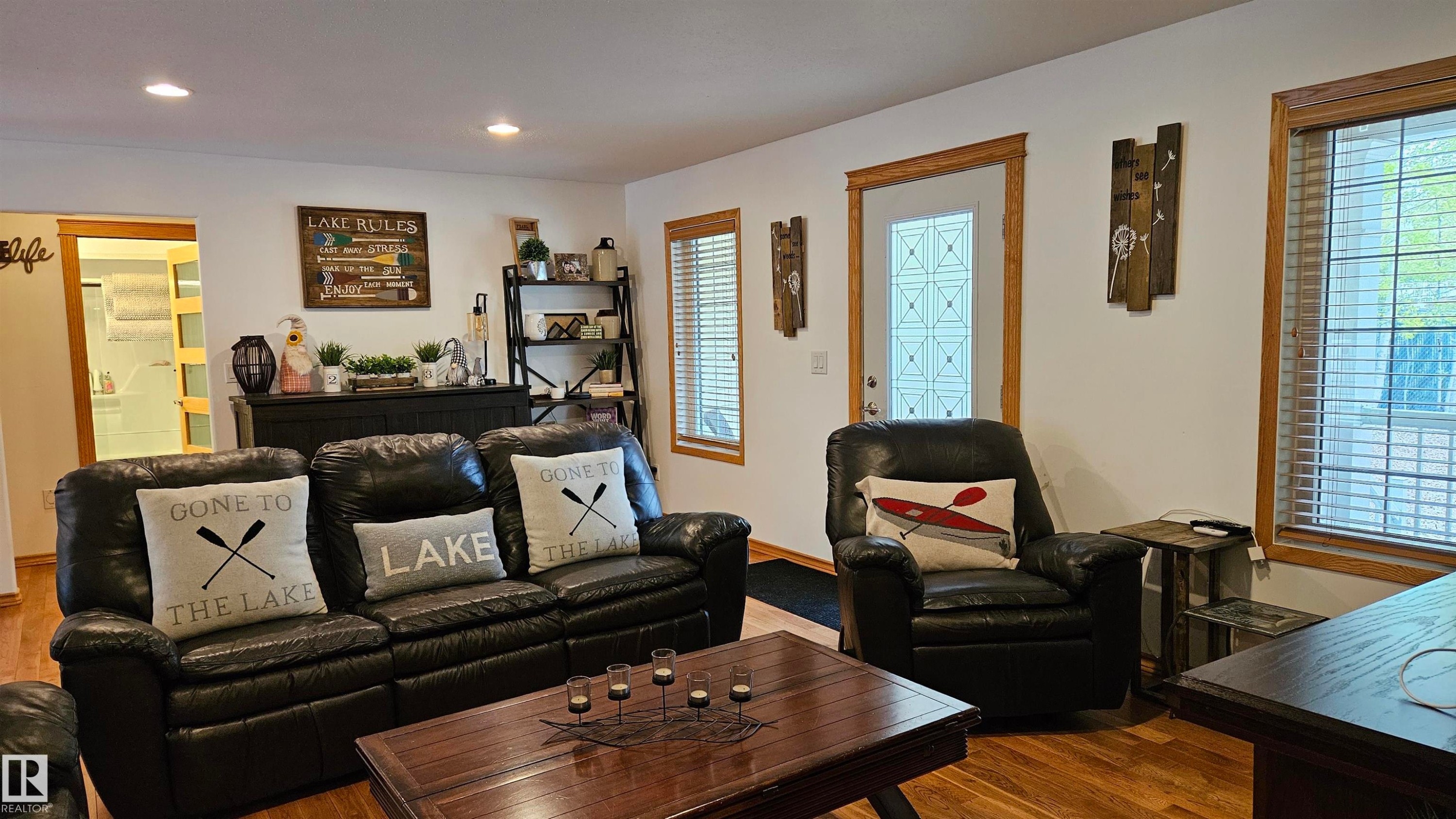7 Andrew Drive, Rural Athabasca County, AB - Indoor Photo Showing Living Room