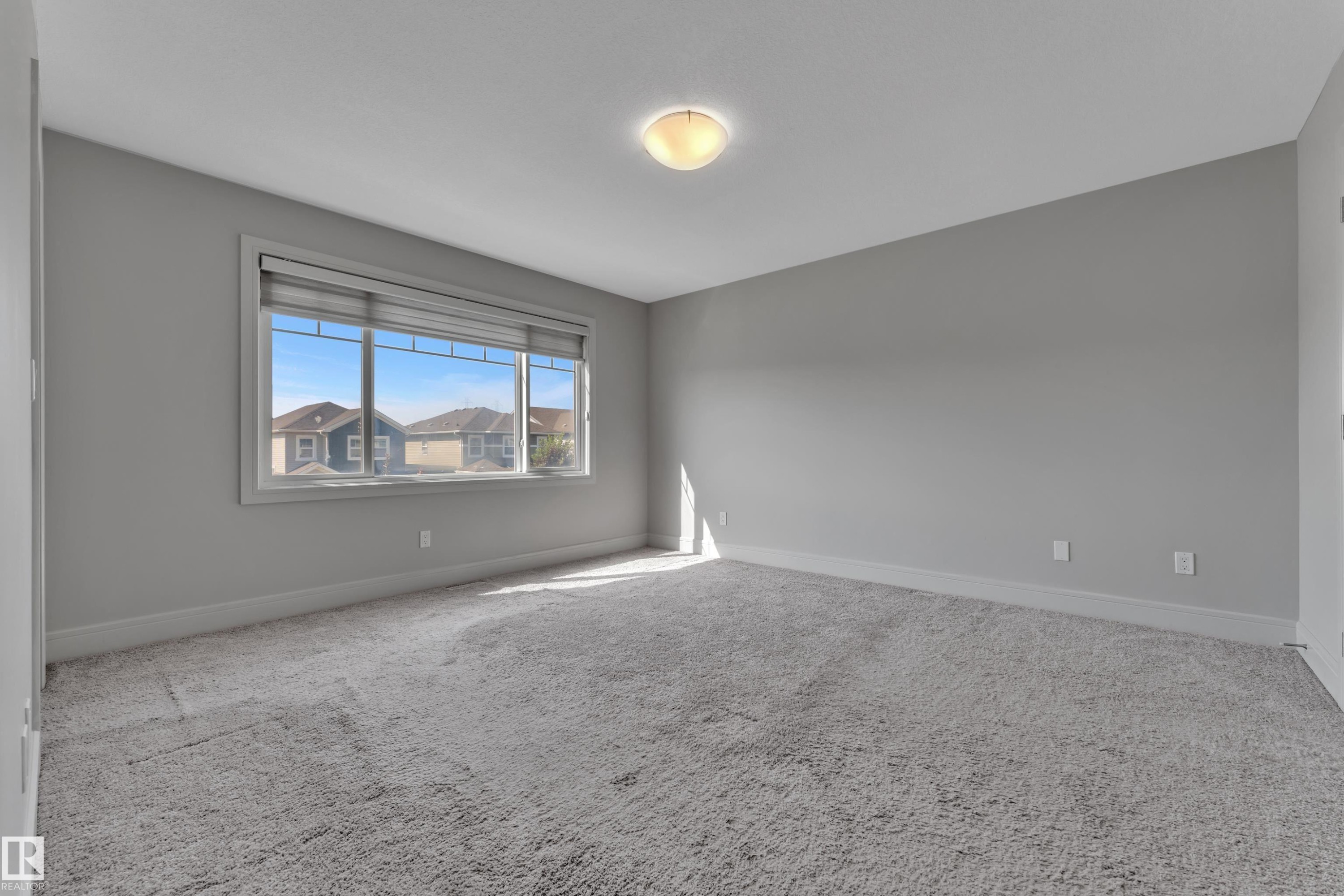 2604 20 Avenue Nw, Edmonton, AB - Indoor Photo Showing Other Room