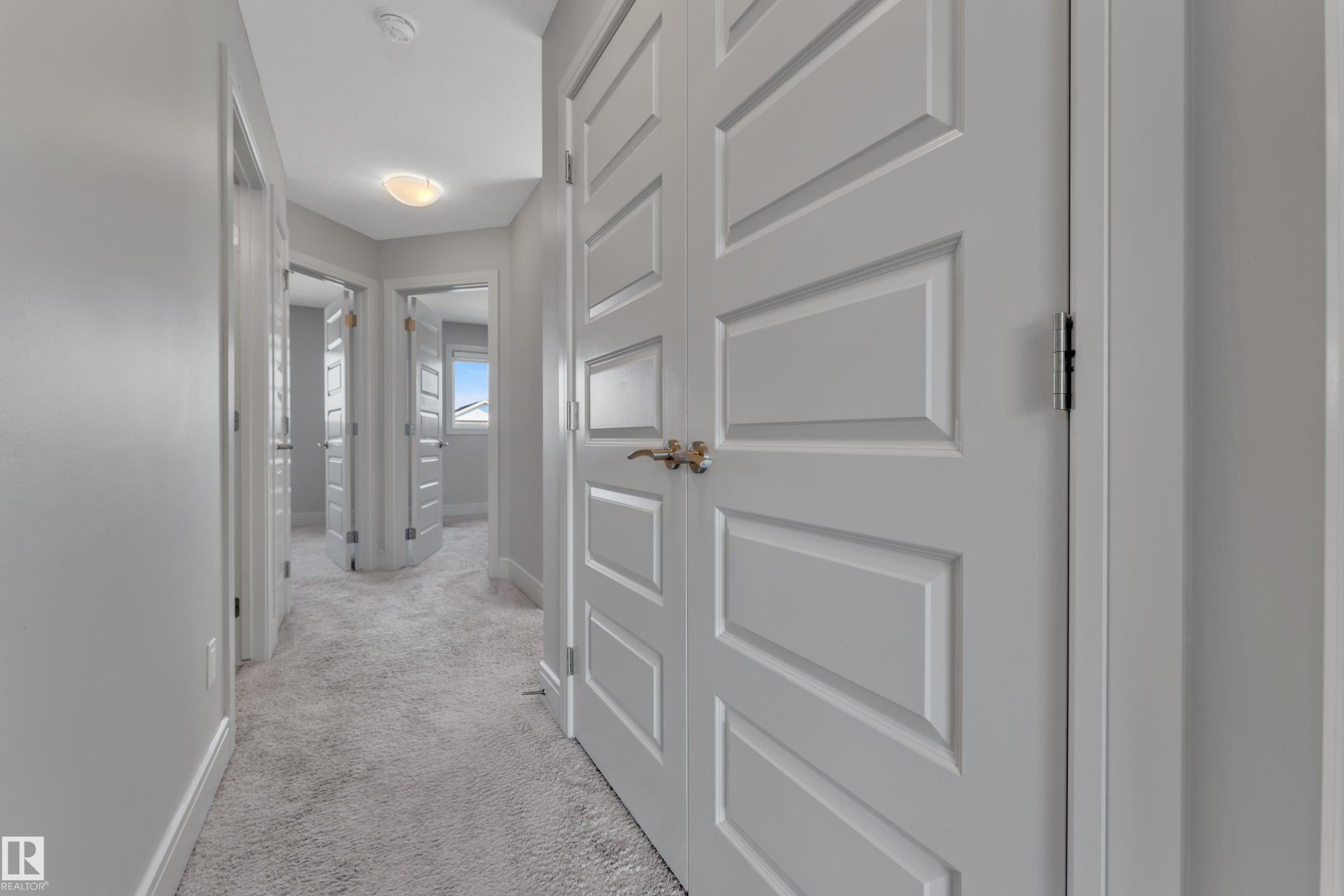 2604 20 Avenue Nw, Edmonton, AB - Indoor Photo Showing Other Room