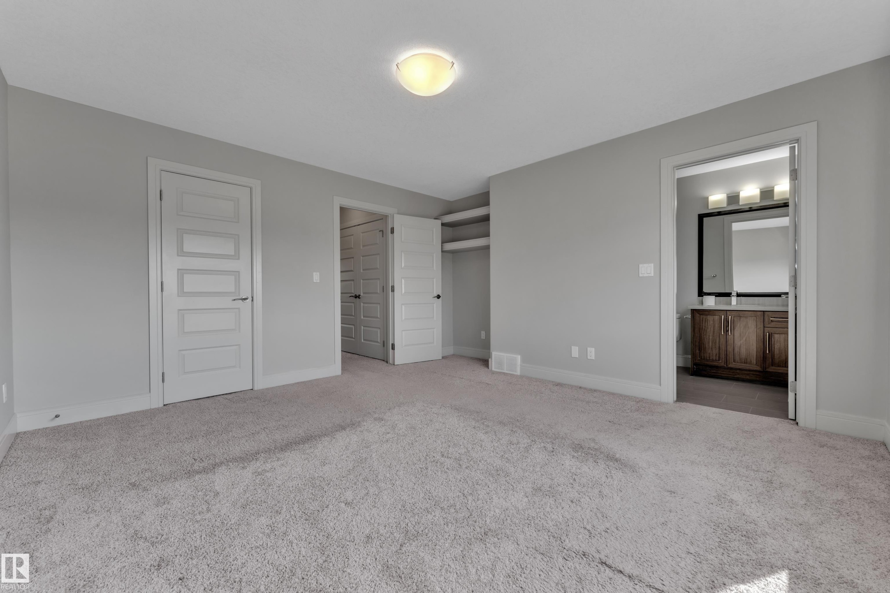 2604 20 Avenue Nw, Edmonton, AB - Indoor