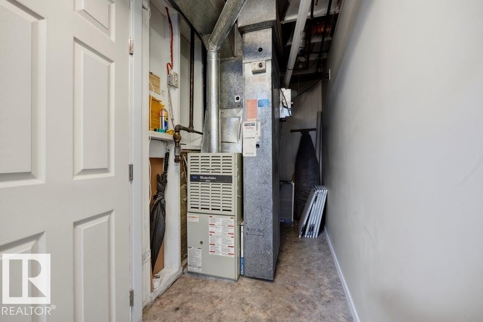 9823 151 Street Nw, Edmonton, AB - Indoor Photo Showing Other Room