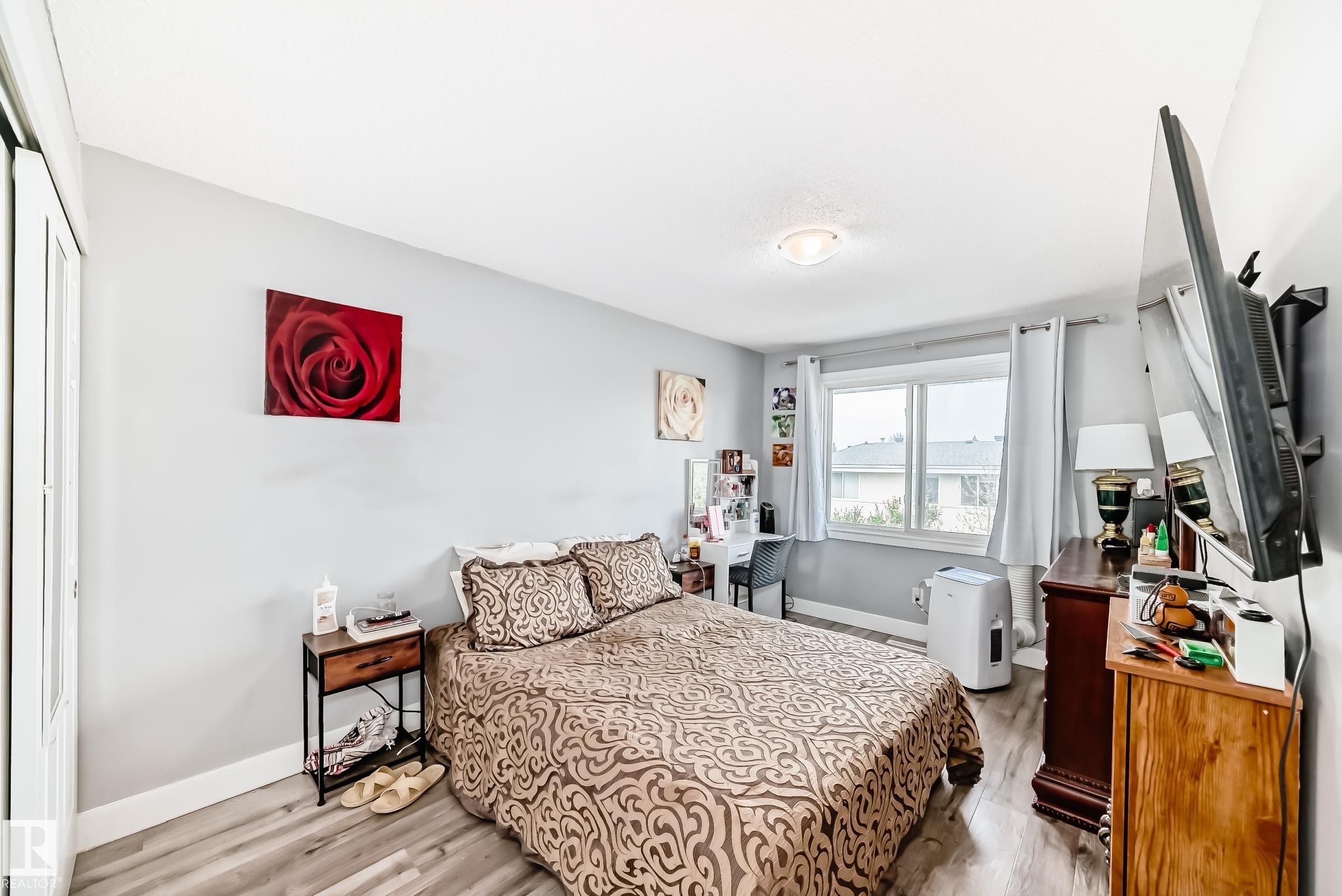 167 Roseland Village Nw, Edmonton, AB - Indoor Photo Showing Bedroom