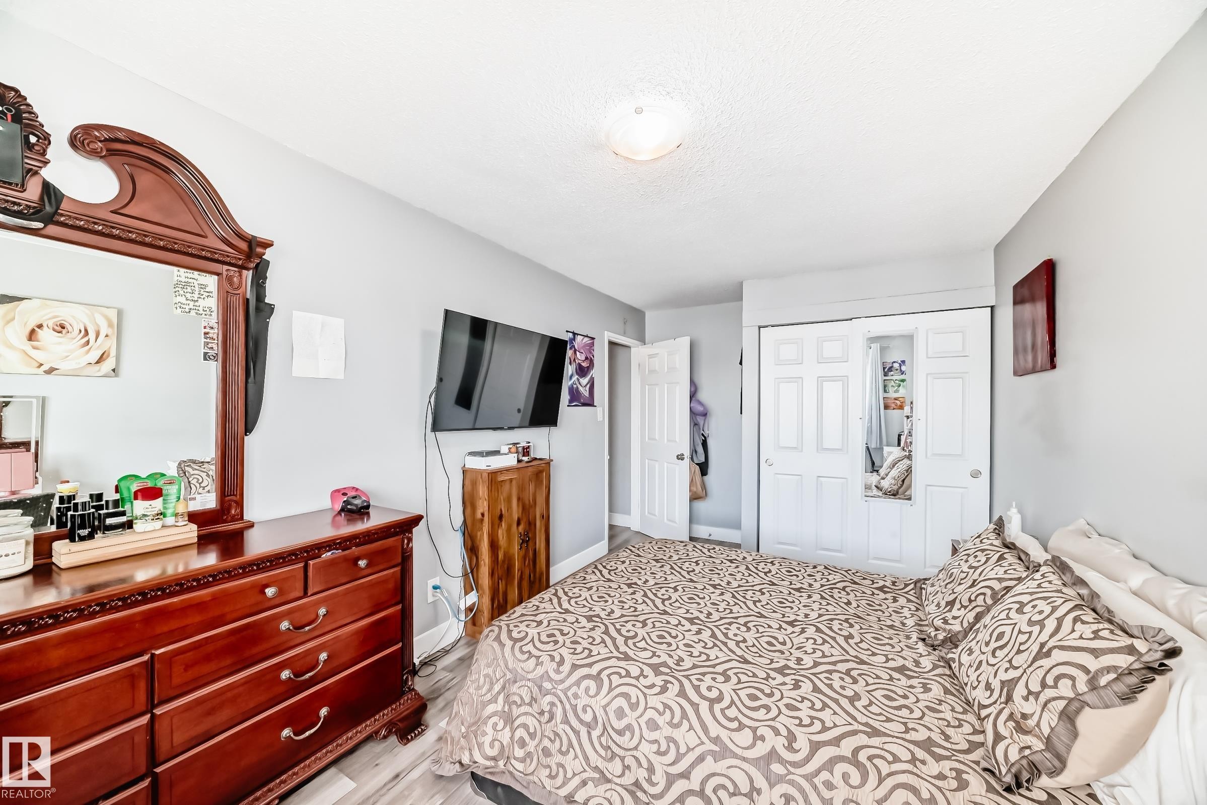 167 Roseland Village Nw, Edmonton, AB - Indoor Photo Showing Bedroom