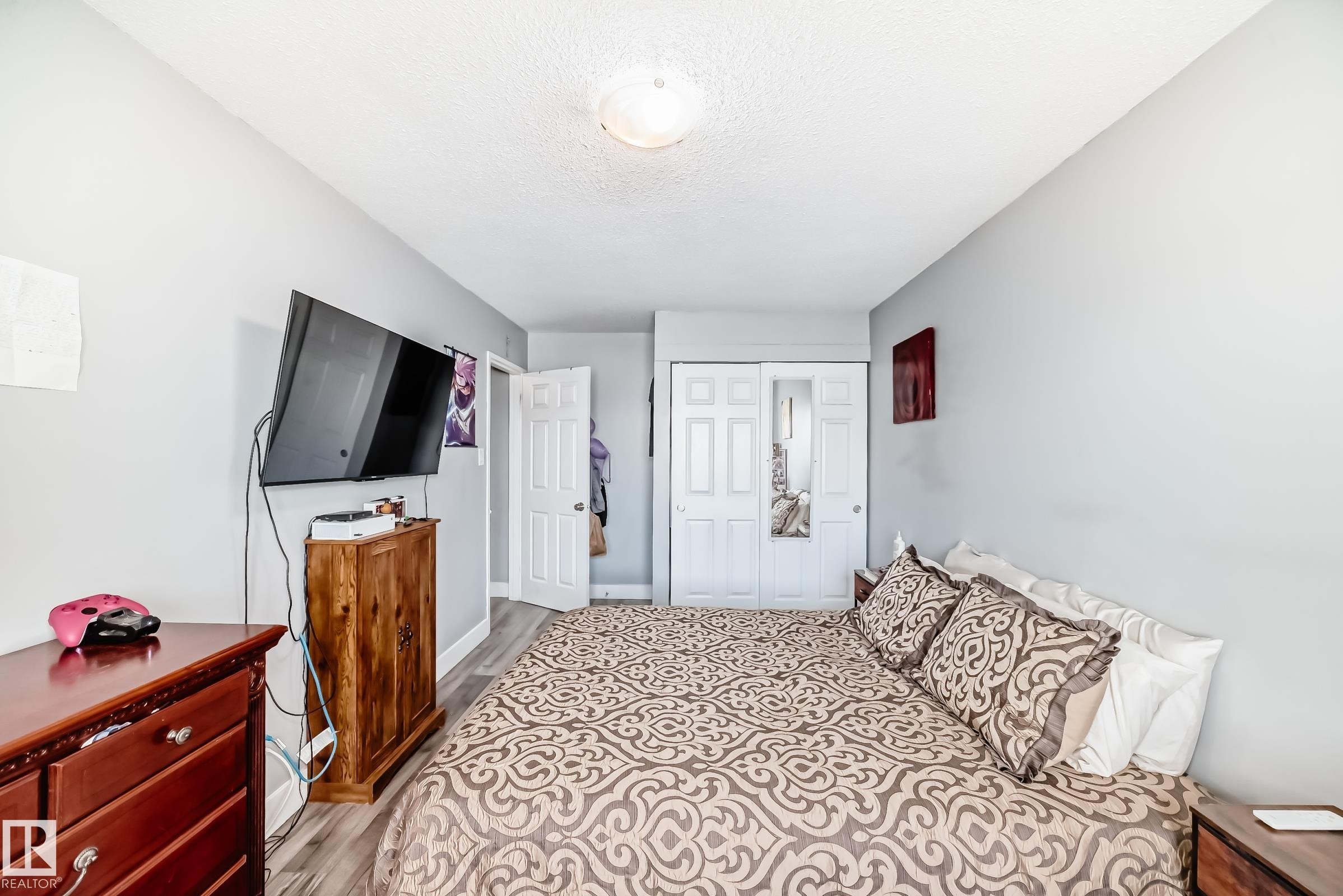 167 Roseland Village Nw, Edmonton, AB - Indoor Photo Showing Bedroom