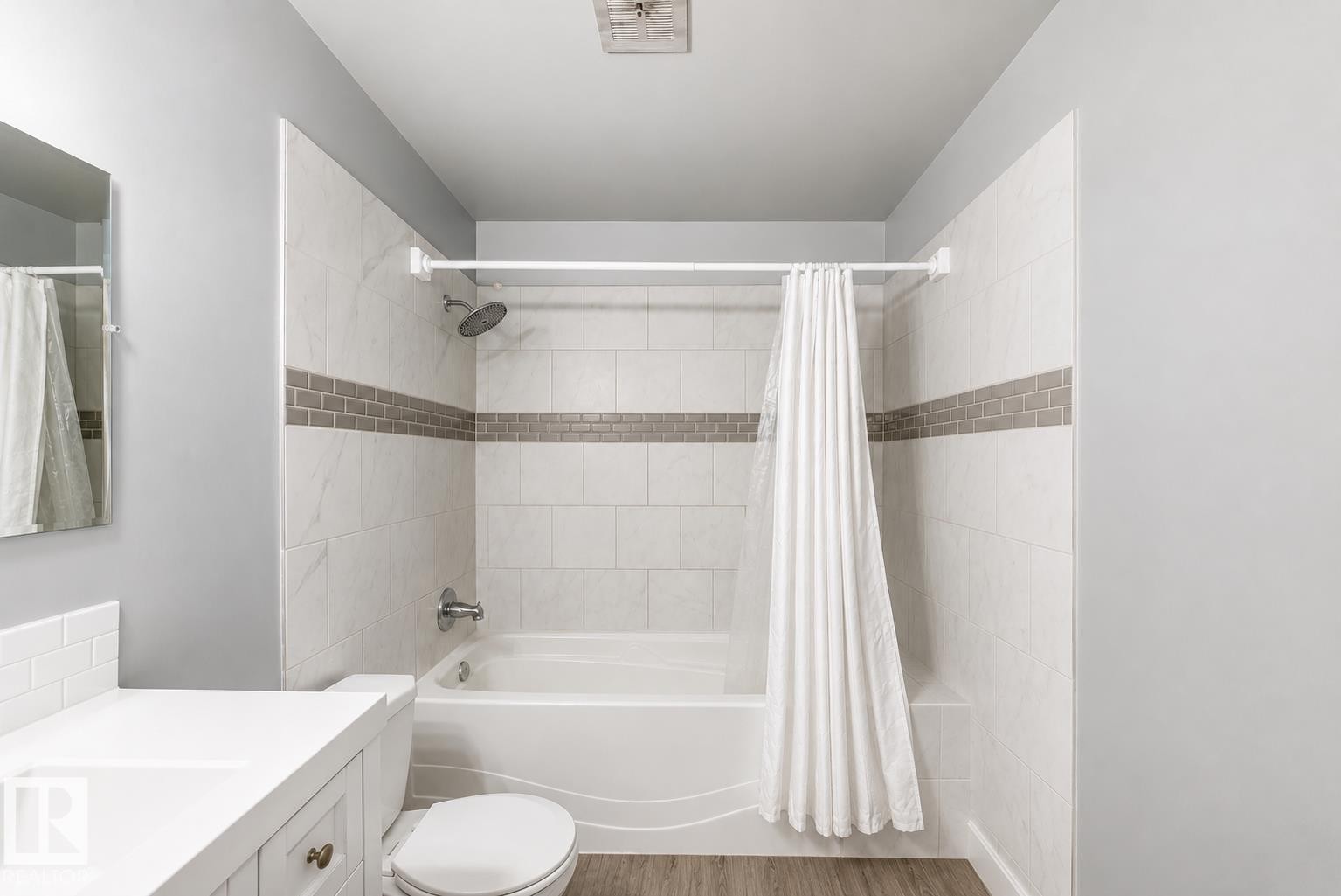 167 Roseland Village Nw, Edmonton, AB - Indoor Photo Showing Bathroom
