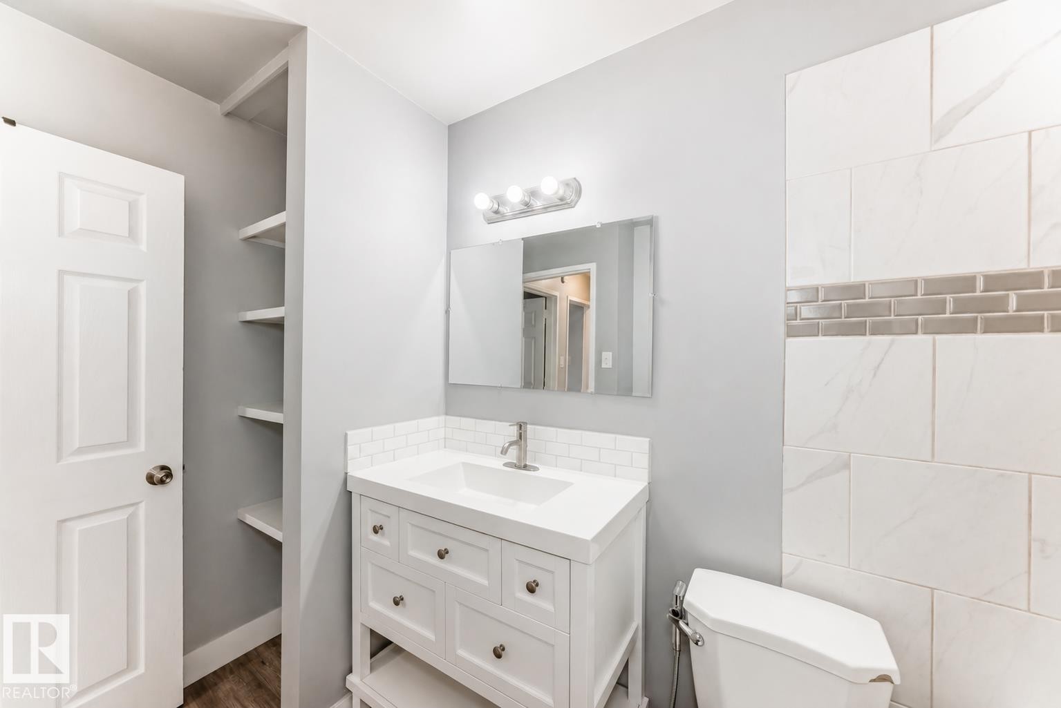 167 Roseland Village Nw, Edmonton, AB - Indoor Photo Showing Bathroom