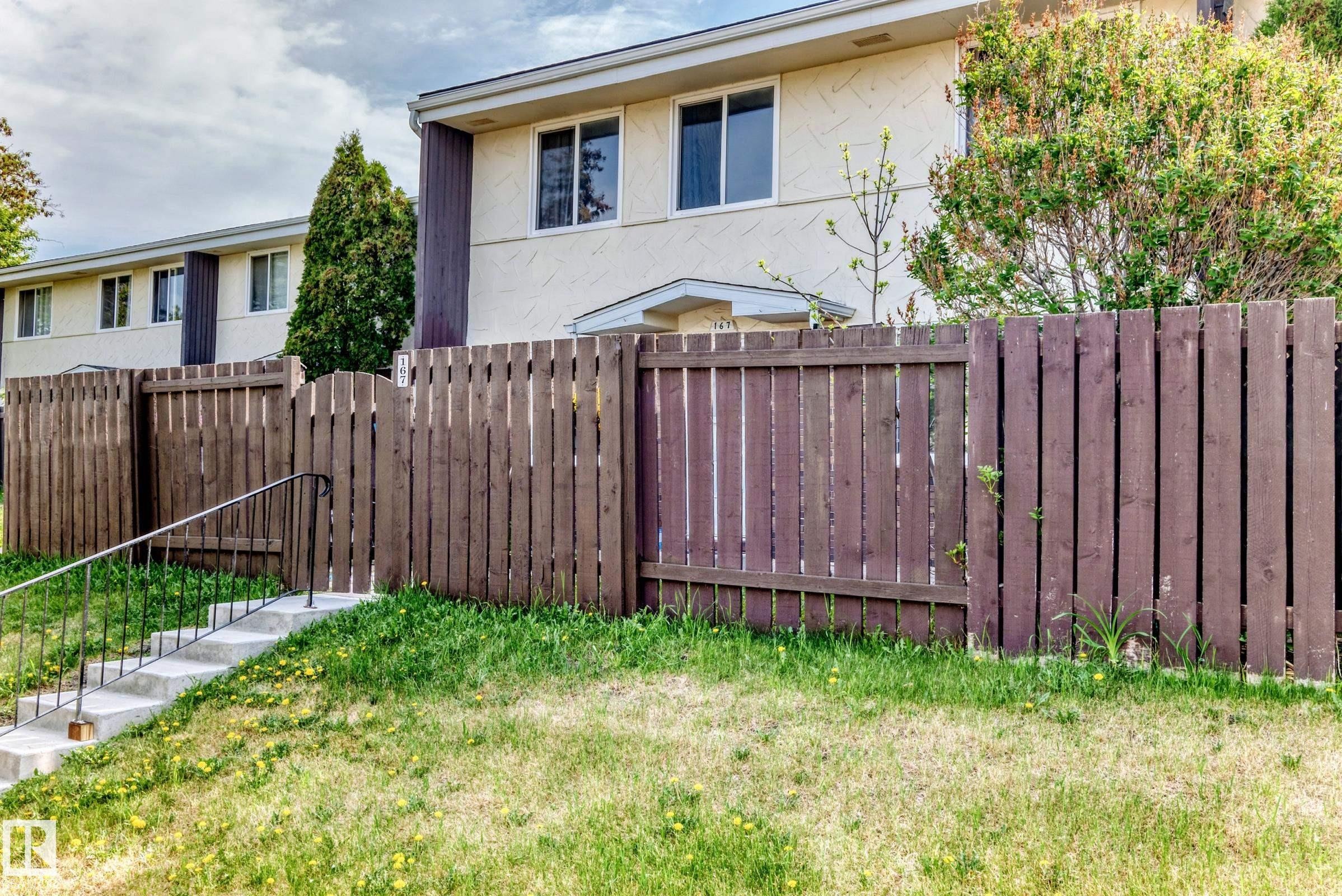 167 Roseland Village Nw, Edmonton, AB - Outdoor